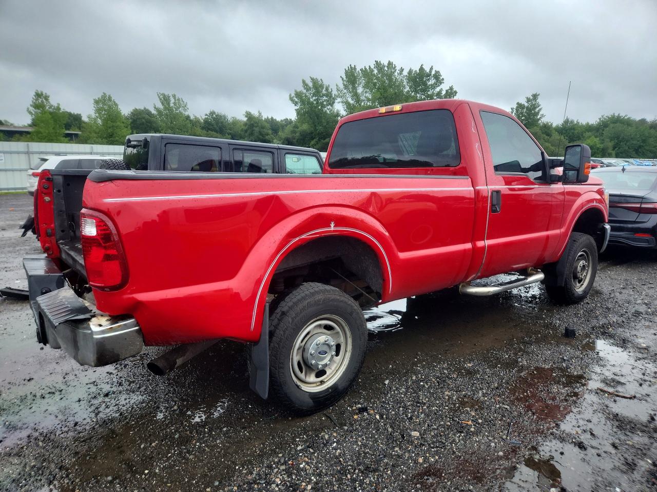 2013 Ford F250 Super Duty Red vin: 1FTBF2B68DEB89204