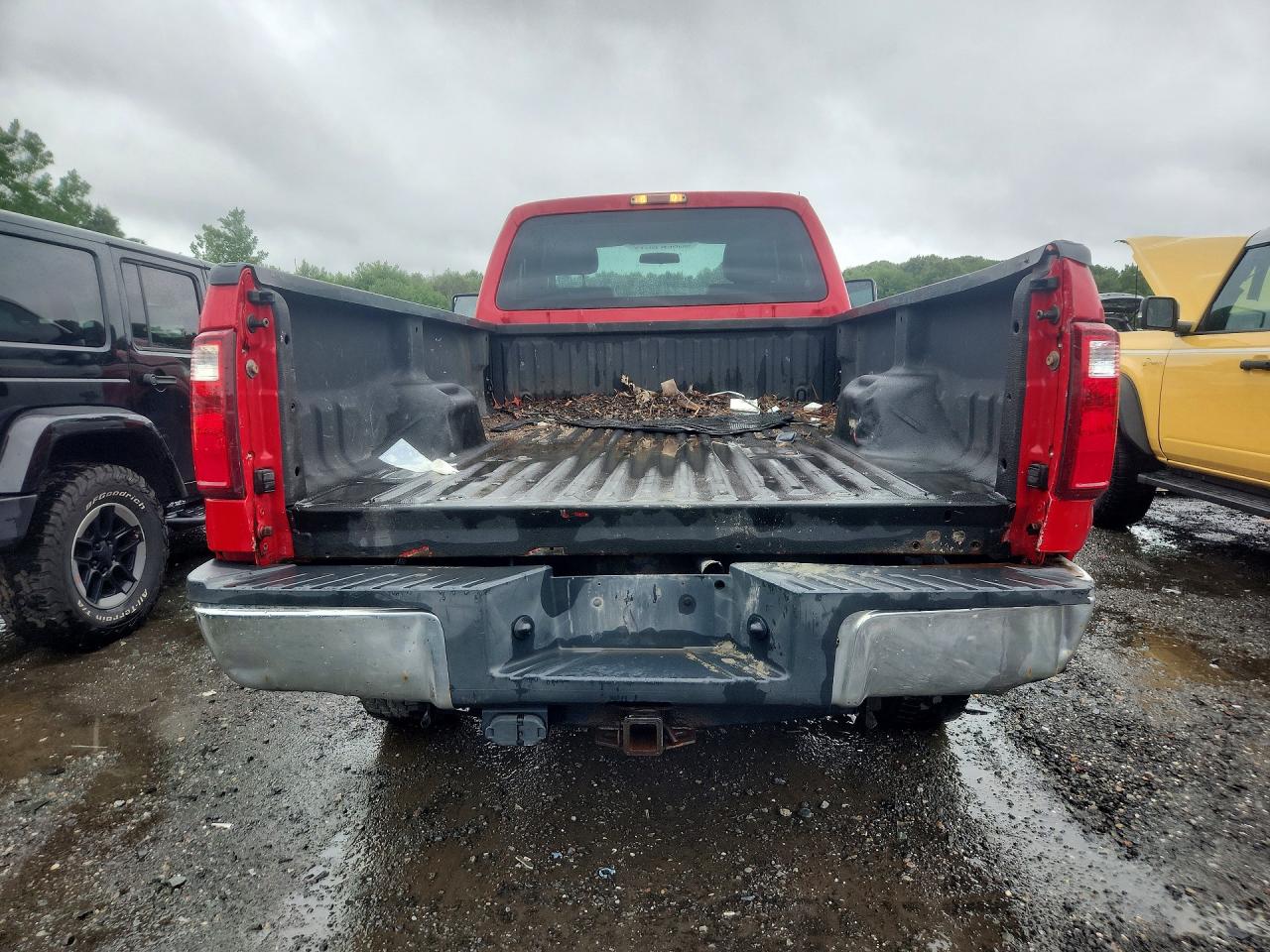 2013 Ford F250 Super Duty Red vin: 1FTBF2B68DEB89204
