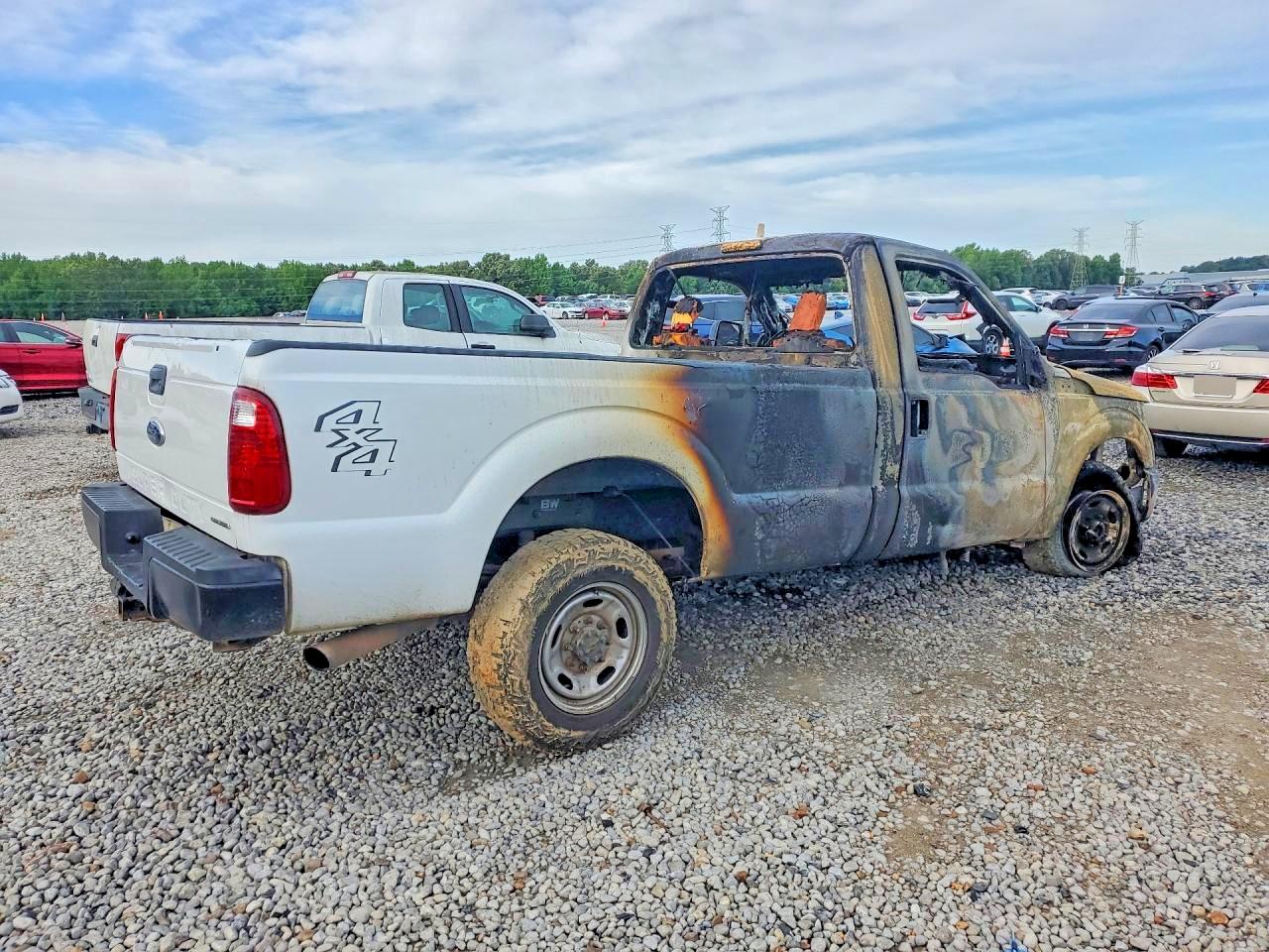 2014 Ford F250 White vin: 1FTBF2B69EEB02864