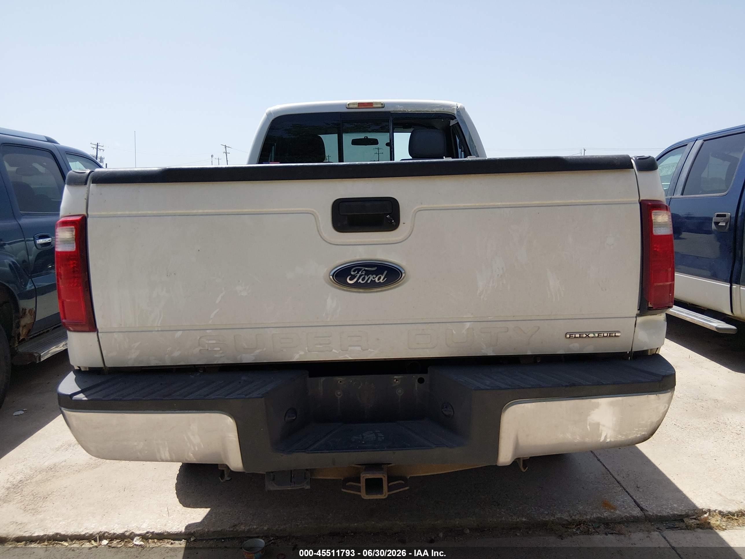 2015 Ford F-250 Xl/xlt White vin: 1FTBF2B69FEC62387