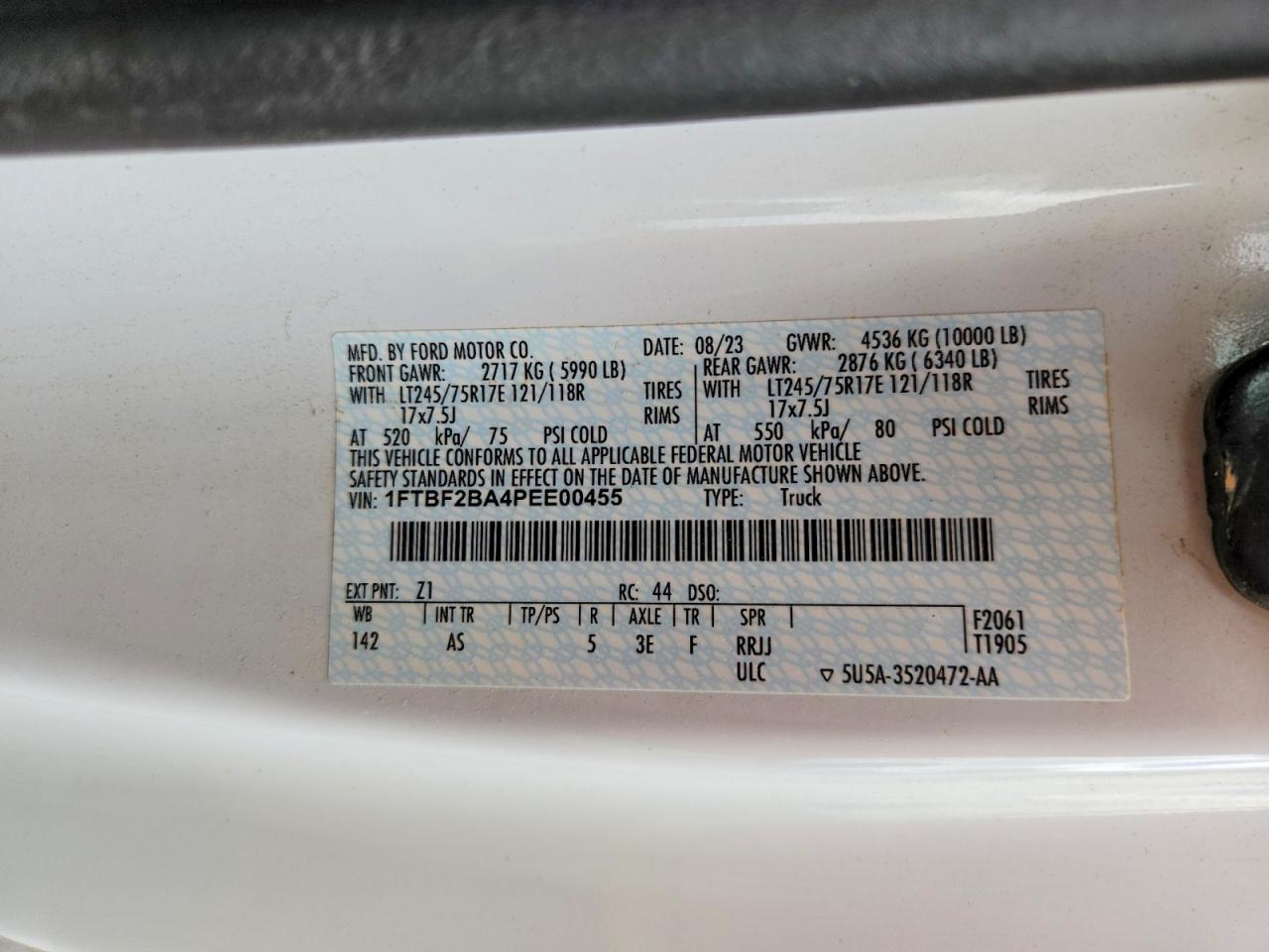 2023 Ford F250 Super Duty White vin: 1FTBF2BA4PEE00455