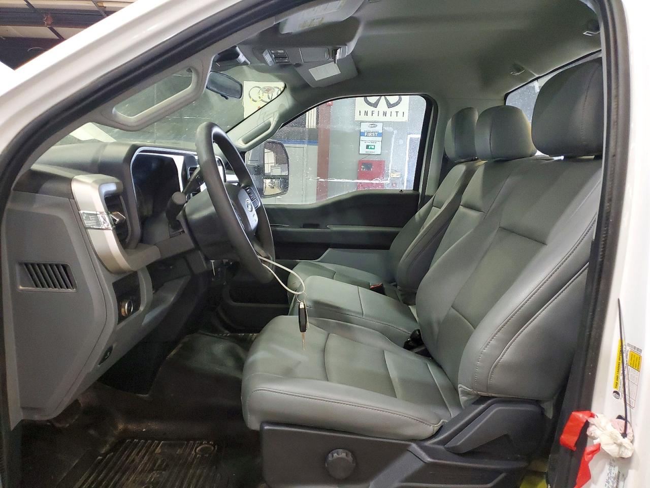 2023 Ford F250 Super Duty White vin: 1FTBF2BA4PEE00455