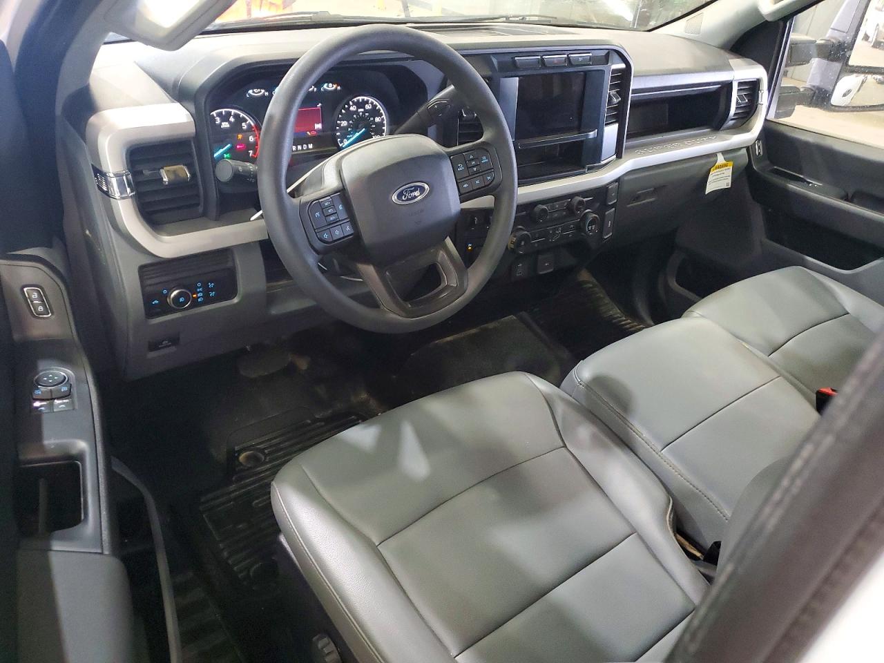 2023 Ford F250 Super Duty White vin: 1FTBF2BA4PEE00455