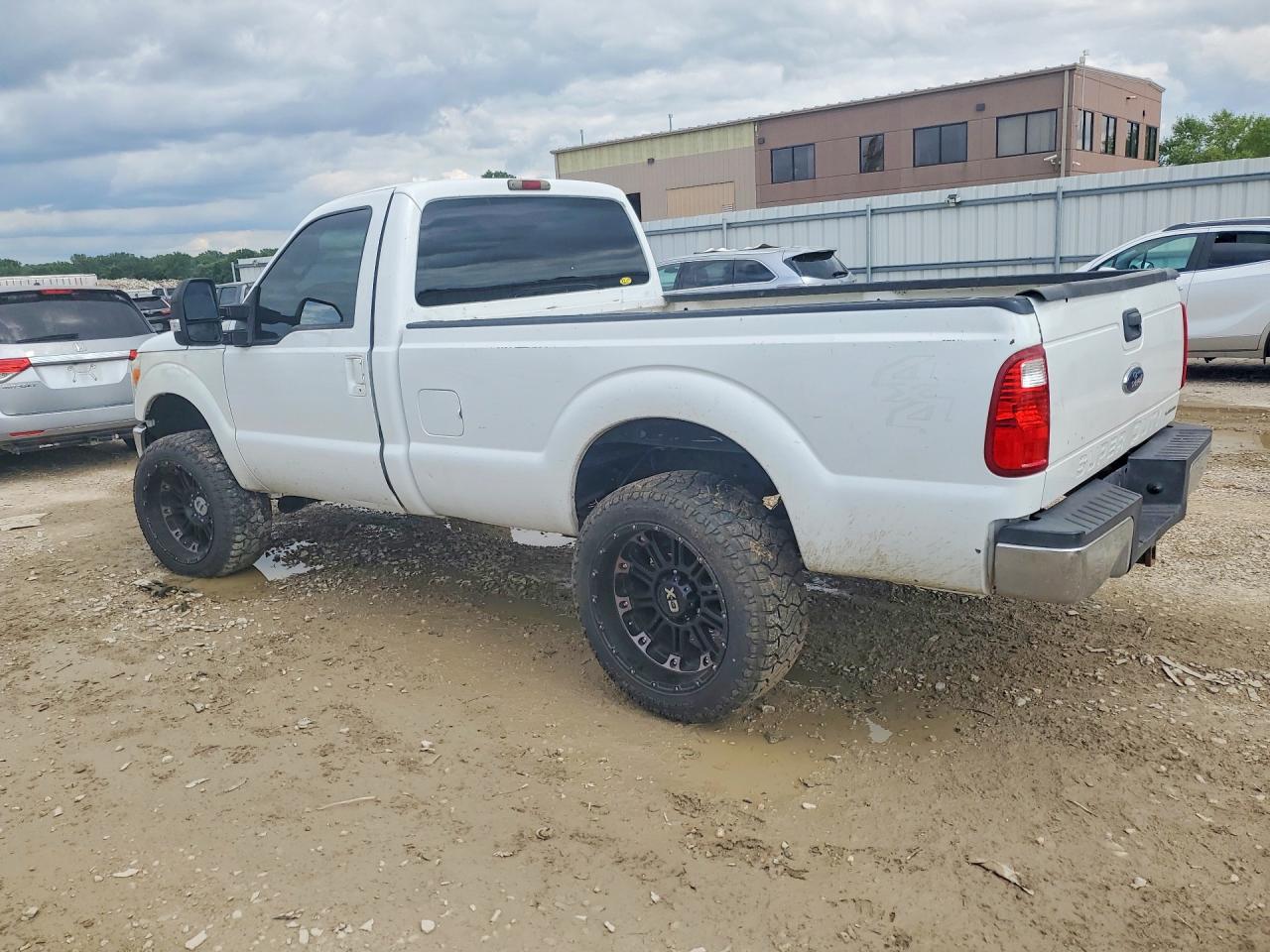 2011 Ford F250 Super Duty White vin: 1FTBF2BT4BEC14375