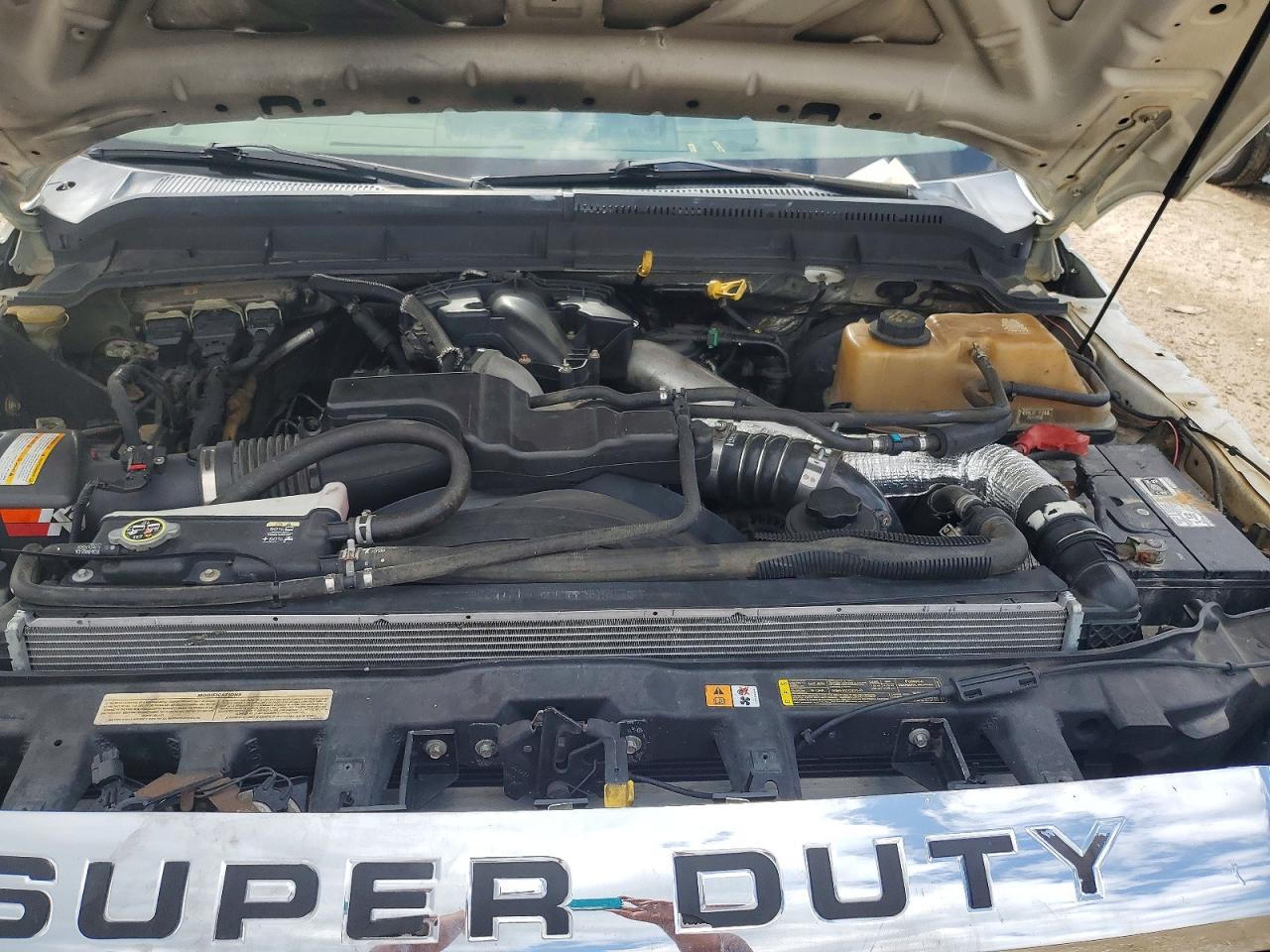 2011 Ford F250 Super Duty White vin: 1FTBF2BT4BEC14375