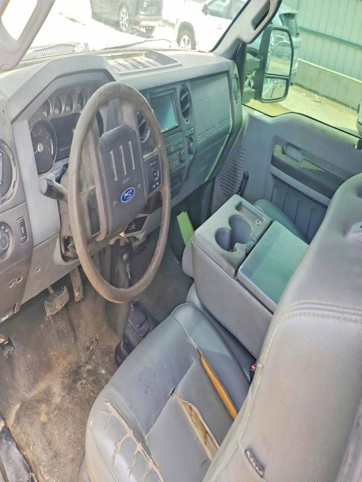 2011 Ford F250 Super Duty White vin: 1FTBF2BT4BEC14375