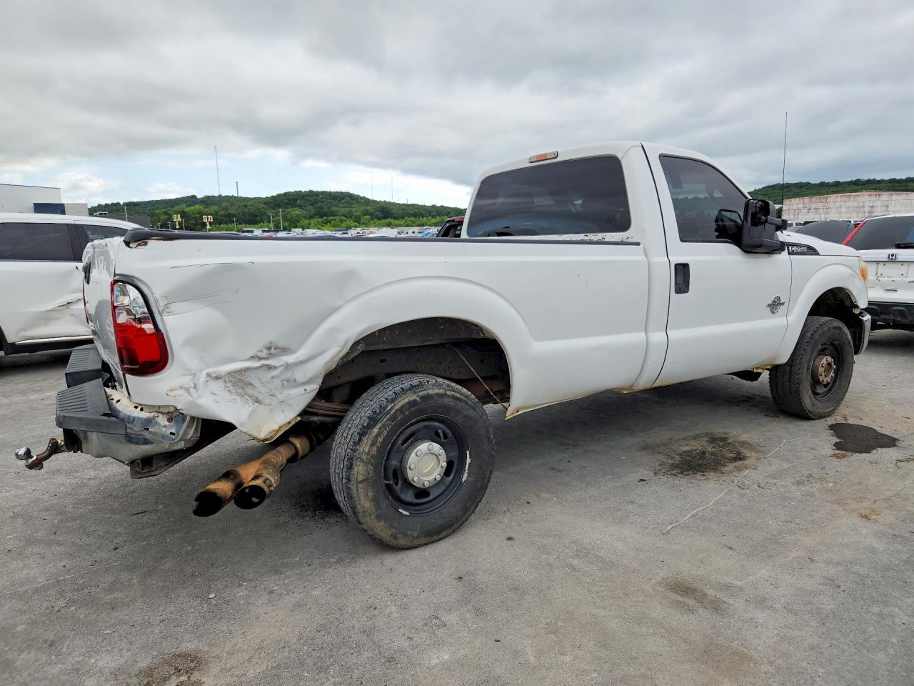 2013 Ford F250 Super Duty White vin: 1FTBF2BT4DEA37488