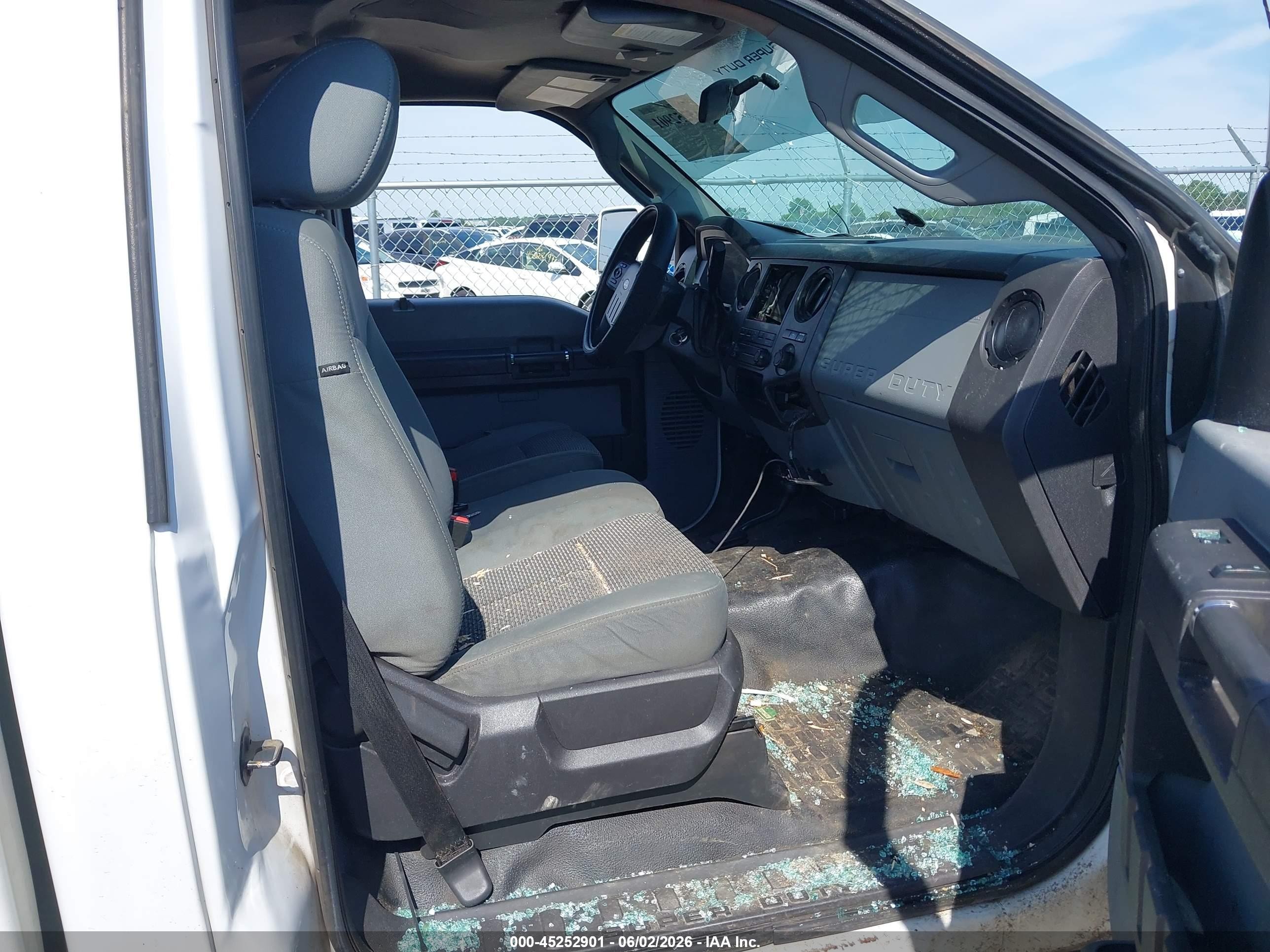 2015 Ford F-250 Xl White vin: 1FTBF2BTXFEC34989