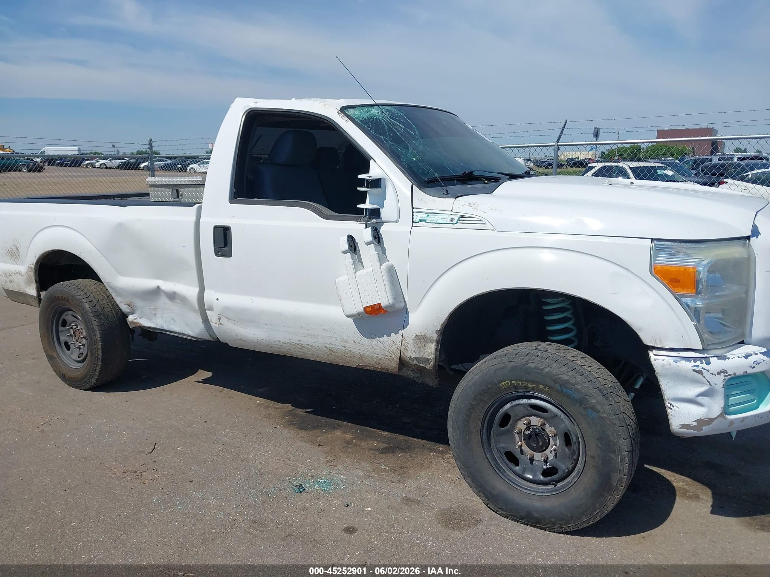 2015 Ford F-250 Xl White vin: 1FTBF2BTXFEC34989