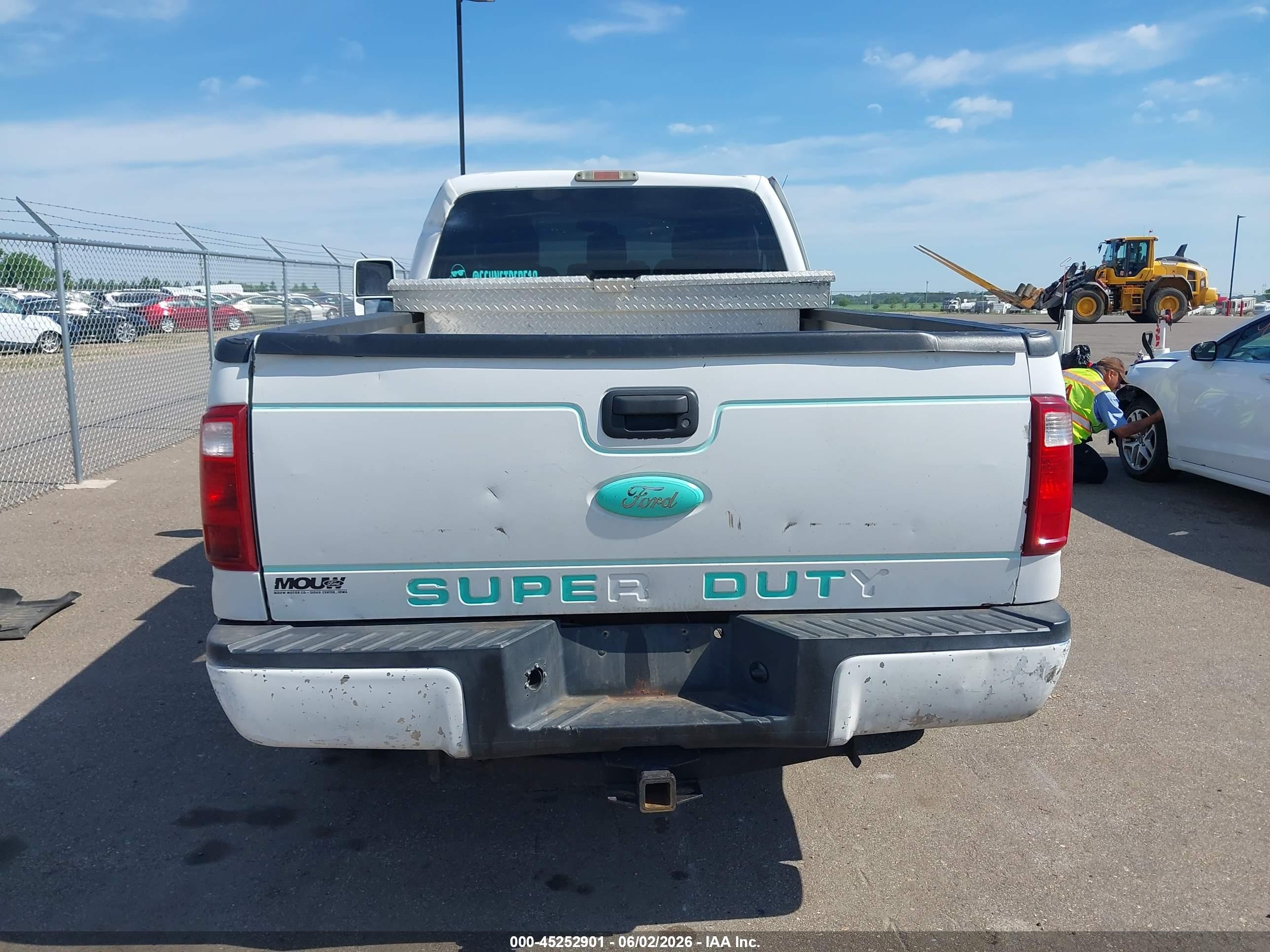 2015 Ford F-250 Xl White vin: 1FTBF2BTXFEC34989