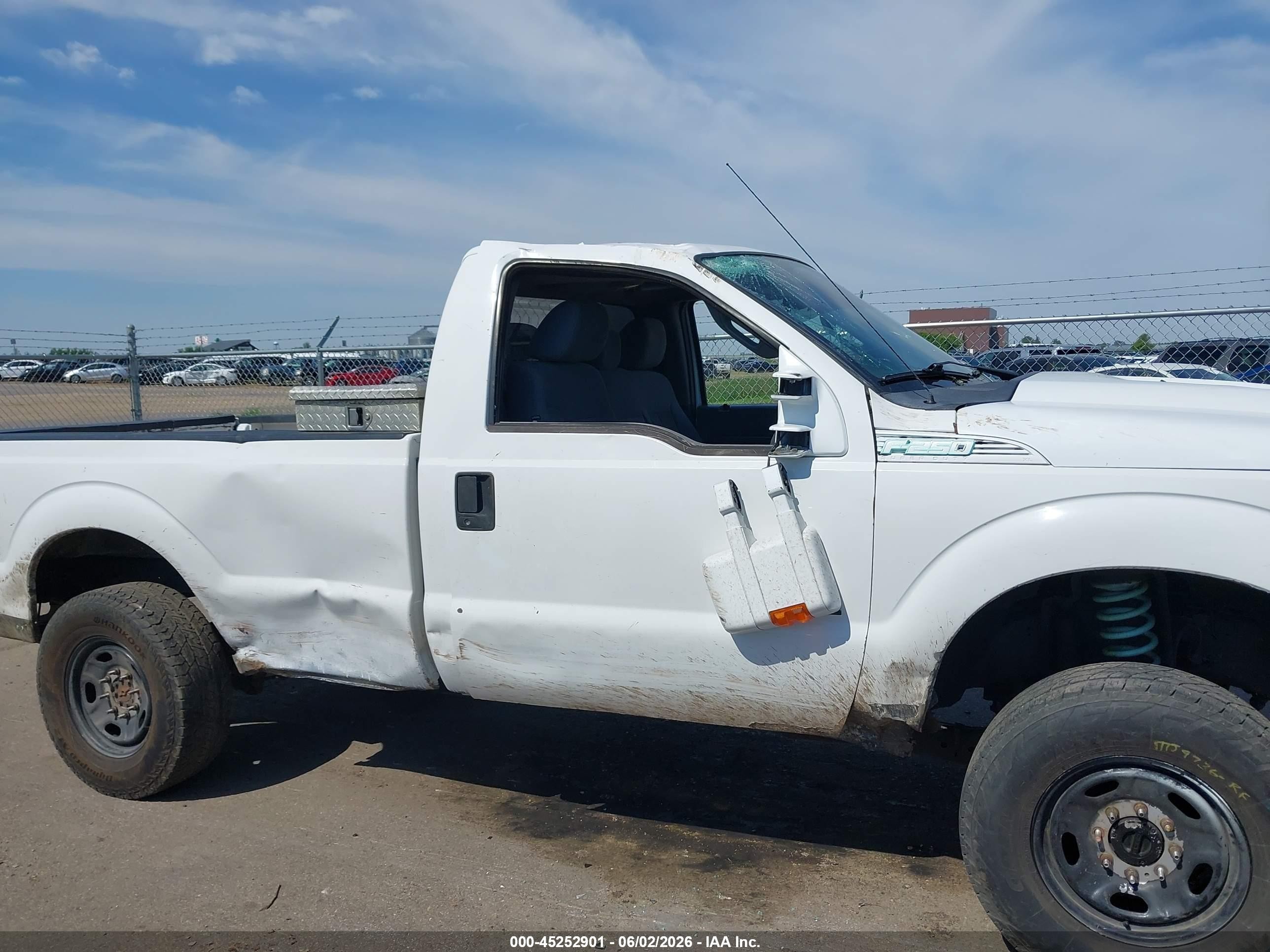 2015 Ford F-250 Xl White vin: 1FTBF2BTXFEC34989