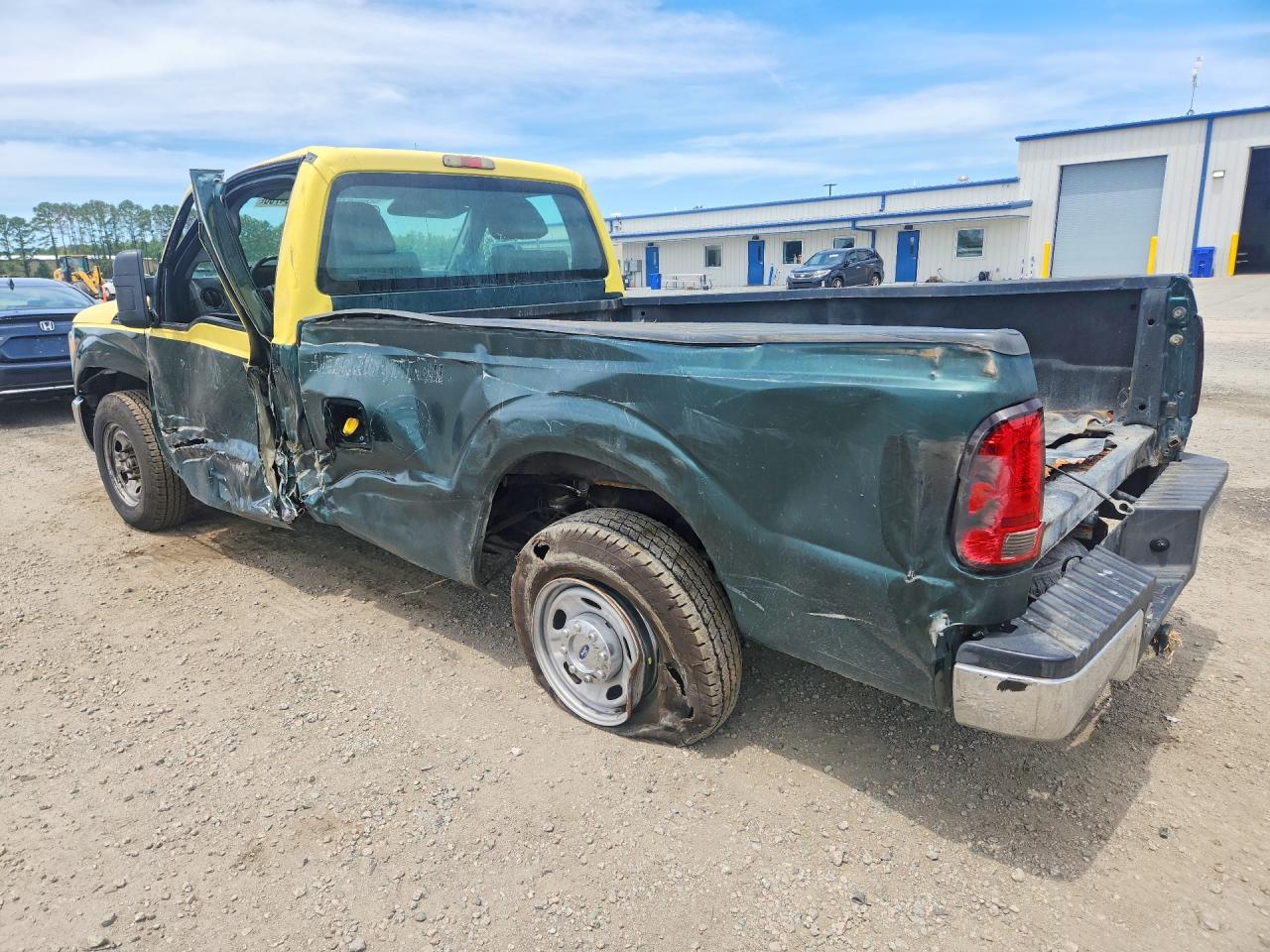 2011 Ford F350 Super Duty Green vin: 1FTBF3A62BEC31015