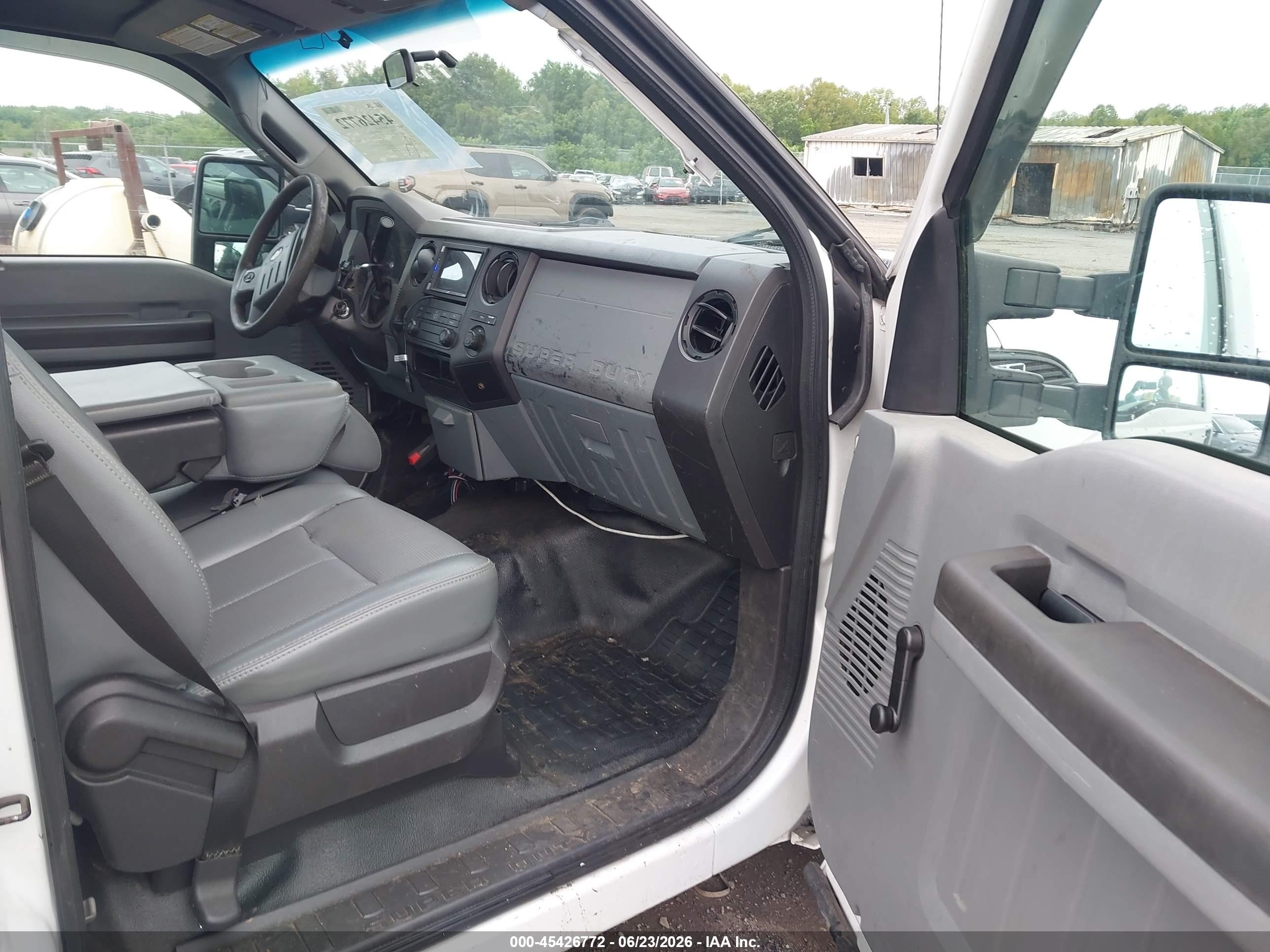 2011 Ford Super Duty F-350 Srw Xl/xlt White vin: 1FTBF3A67BEC82574