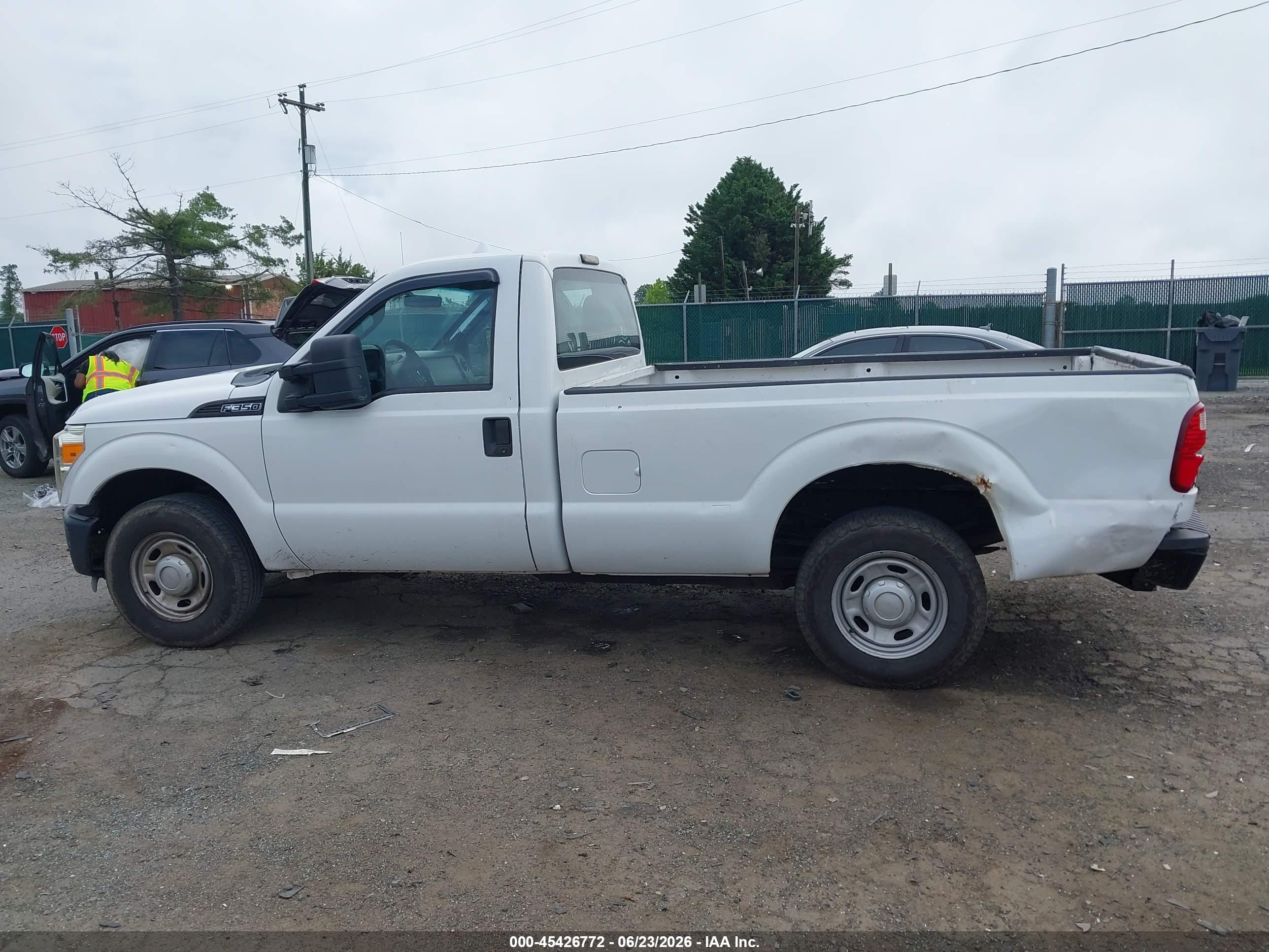 2011 Ford Super Duty F-350 Srw Xl/xlt White vin: 1FTBF3A67BEC82574