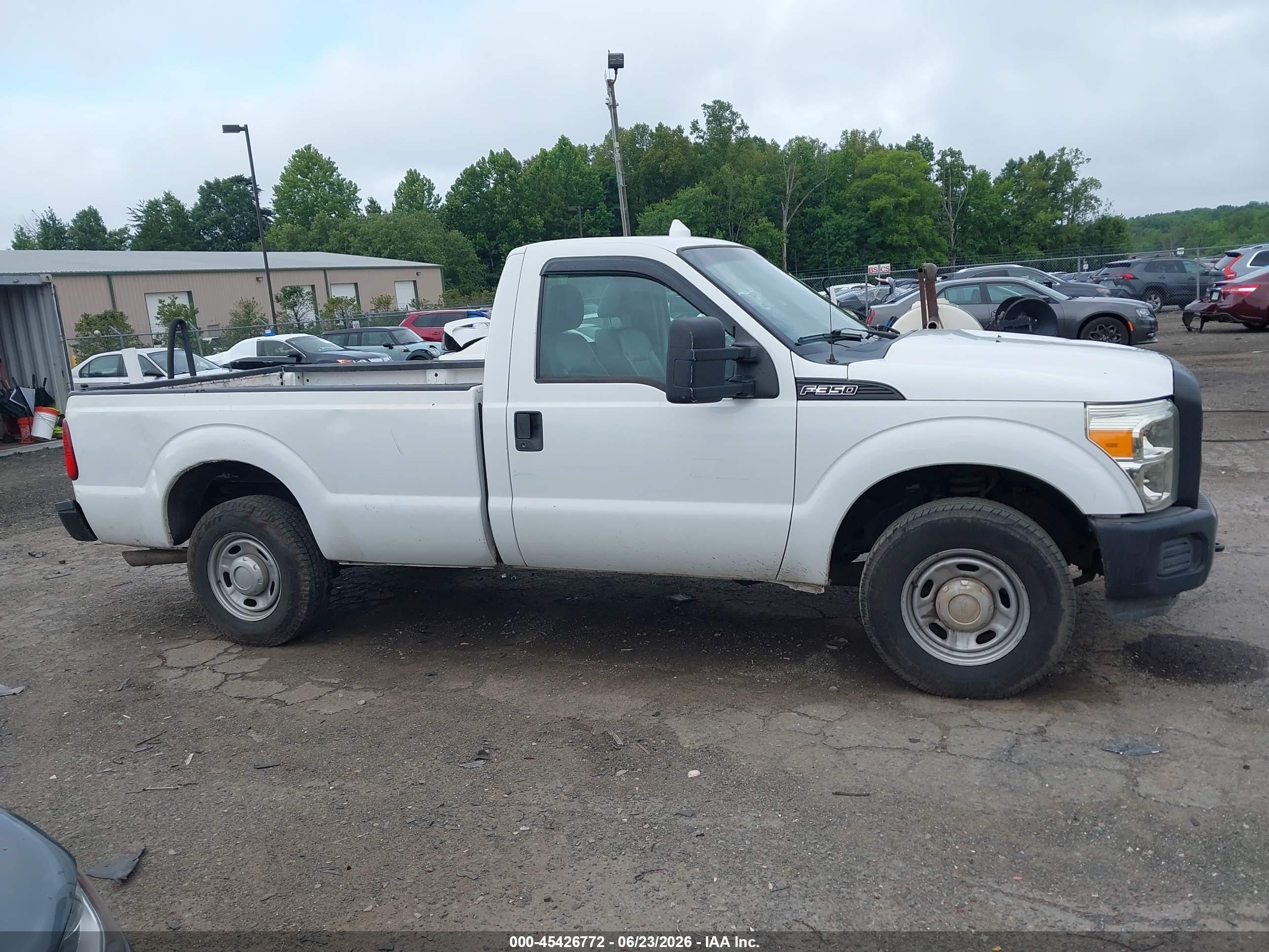 2011 Ford Super Duty F-350 Srw Xl/xlt White vin: 1FTBF3A67BEC82574