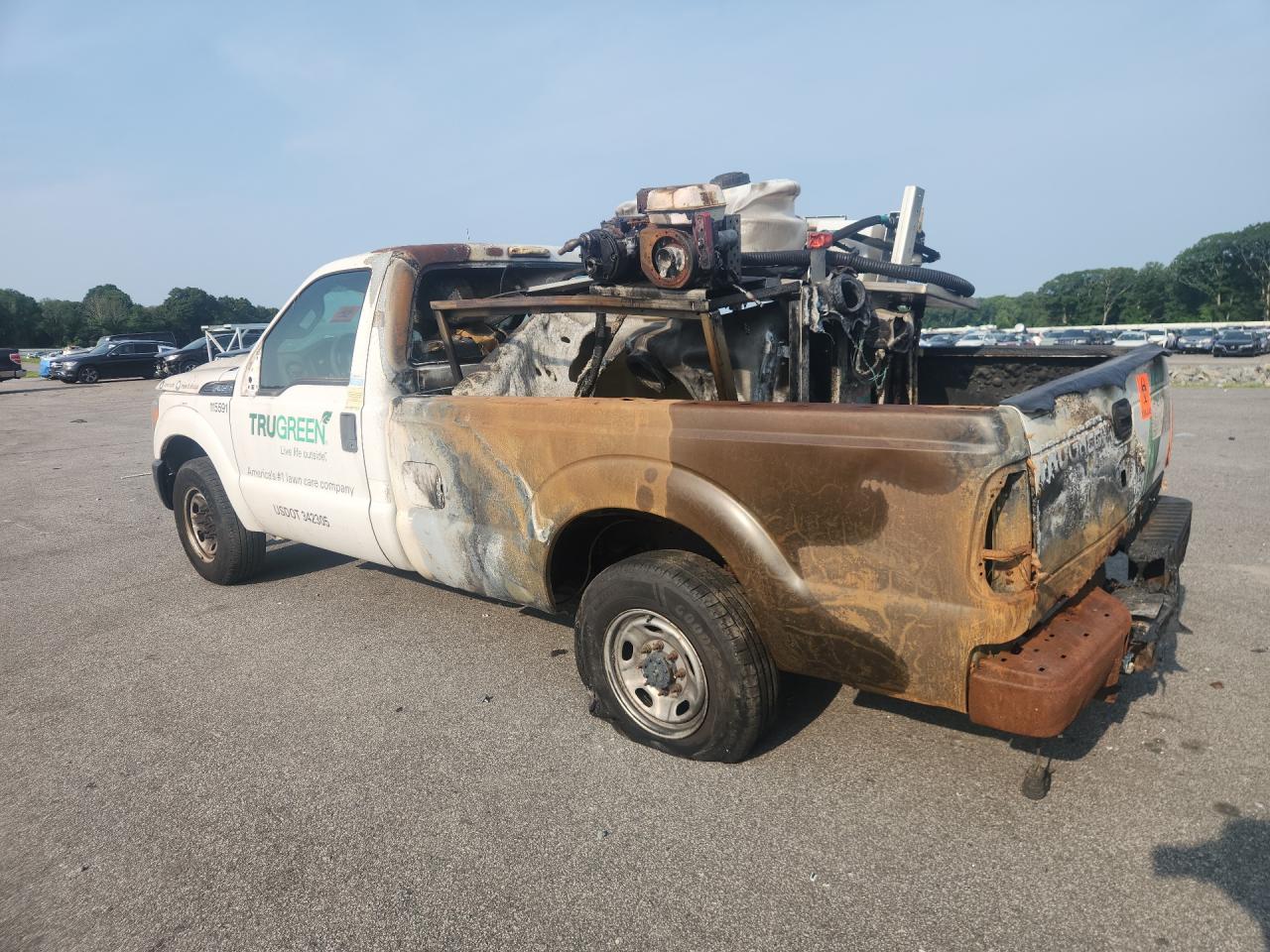 2015 Ford F350 Super Duty White vin: 1FTBF3A67FEC59270 Damage: Left Qtr Panel, Severe Damage, Replacement Required