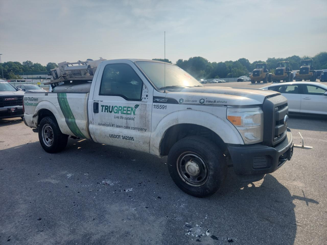 2015 Ford F350 Super Duty White vin: 1FTBF3A67FEC59270 Damage: Right Qtr Panel, Severe Damage, Replacement Required