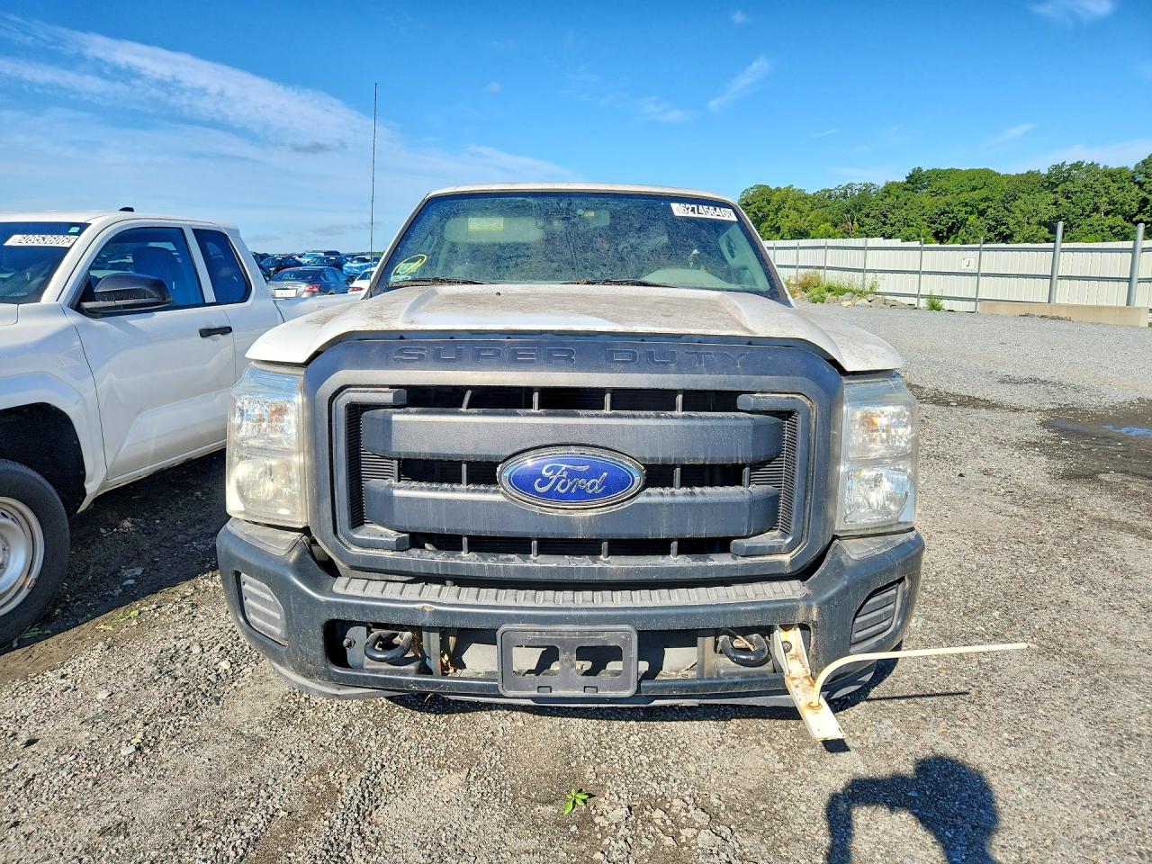 2015 Ford F350 Super Duty White vin: 1FTBF3A67FEC59270