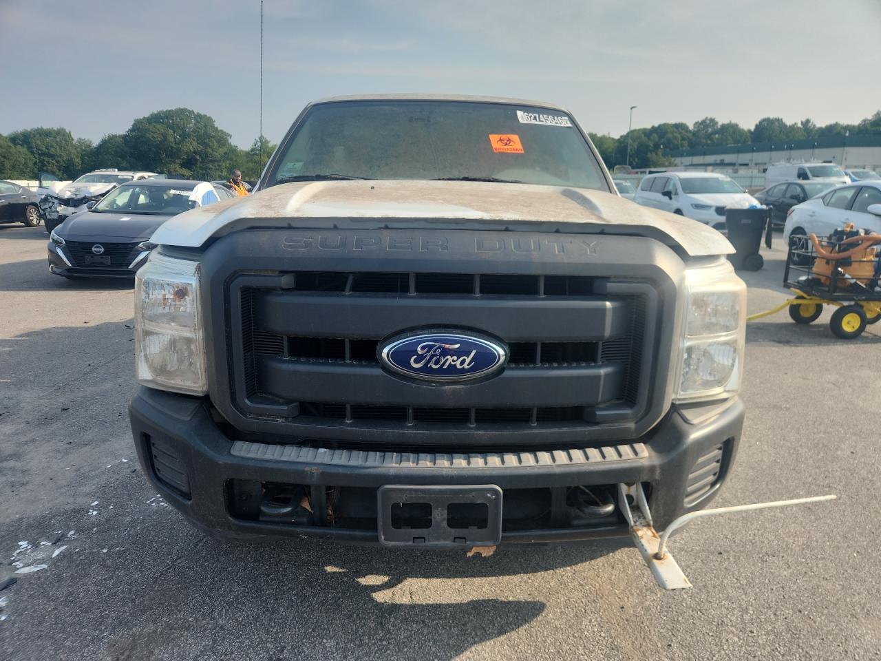 2015 Ford F350 Super Duty White vin: 1FTBF3A67FEC59270 Damage: Front Metal Bumper Painted, Dent(S) W/ Paint Dmg, 1 To 2 Inches