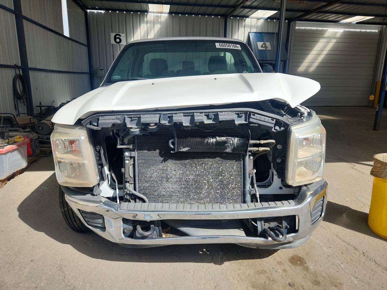 2015 Ford F-350 Super Duty White vin: 1FTBF3A68FEC26469