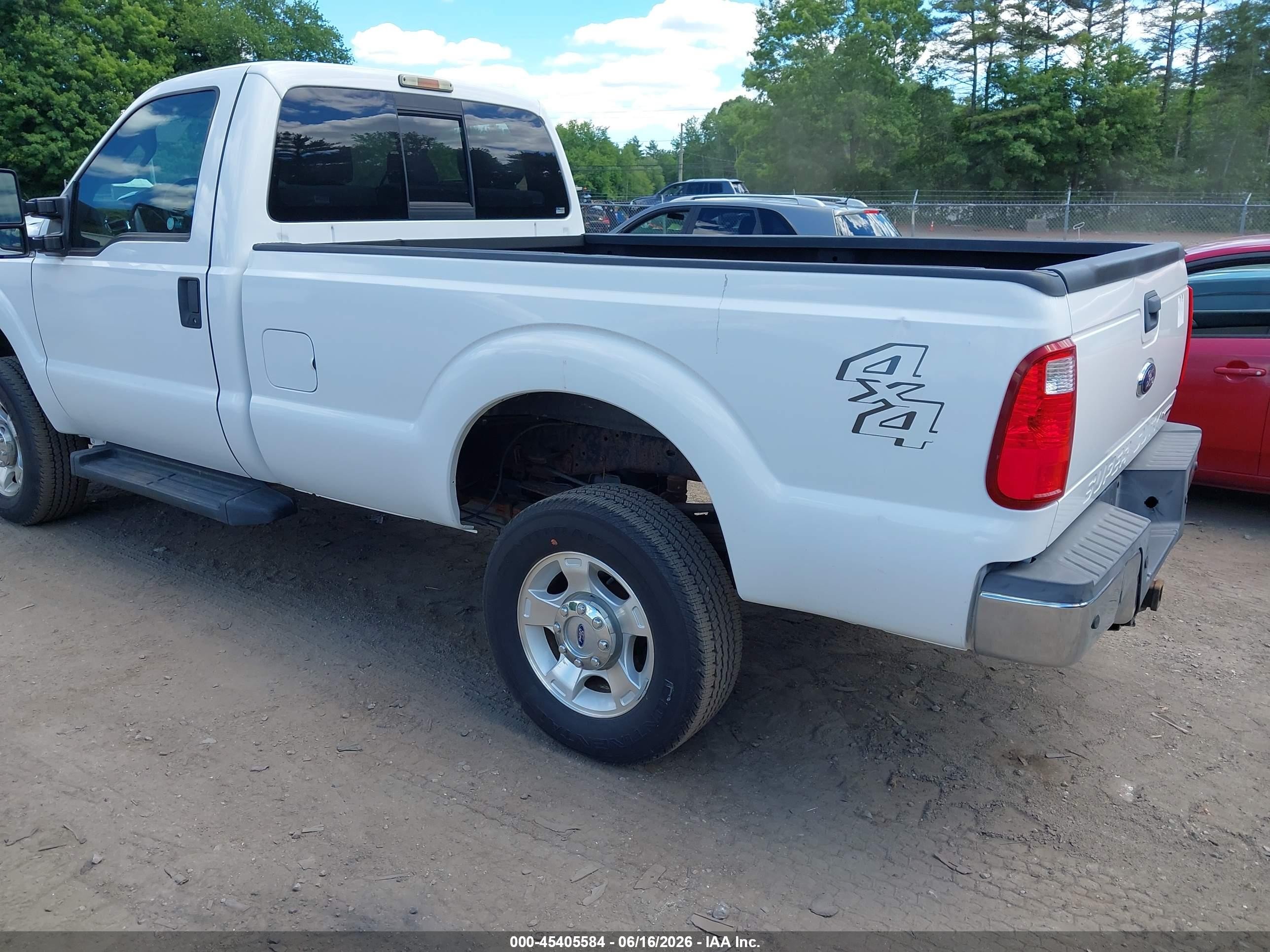 2015 Ford F-350 Xl/xlt White vin: 1FTBF3B64FEB96563