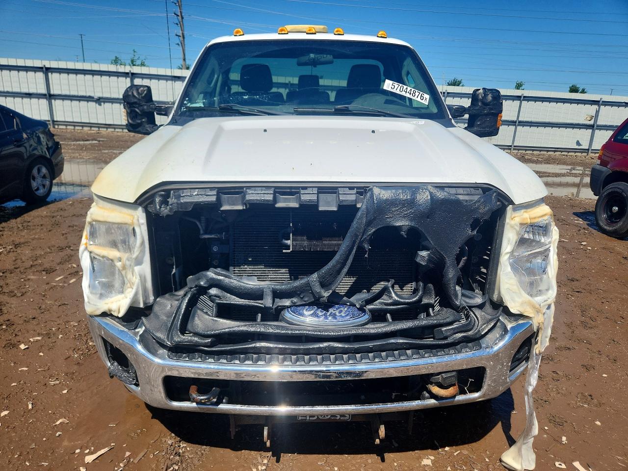 2014 Ford F350 Super Duty White vin: 1FTBF3B65EEB17254