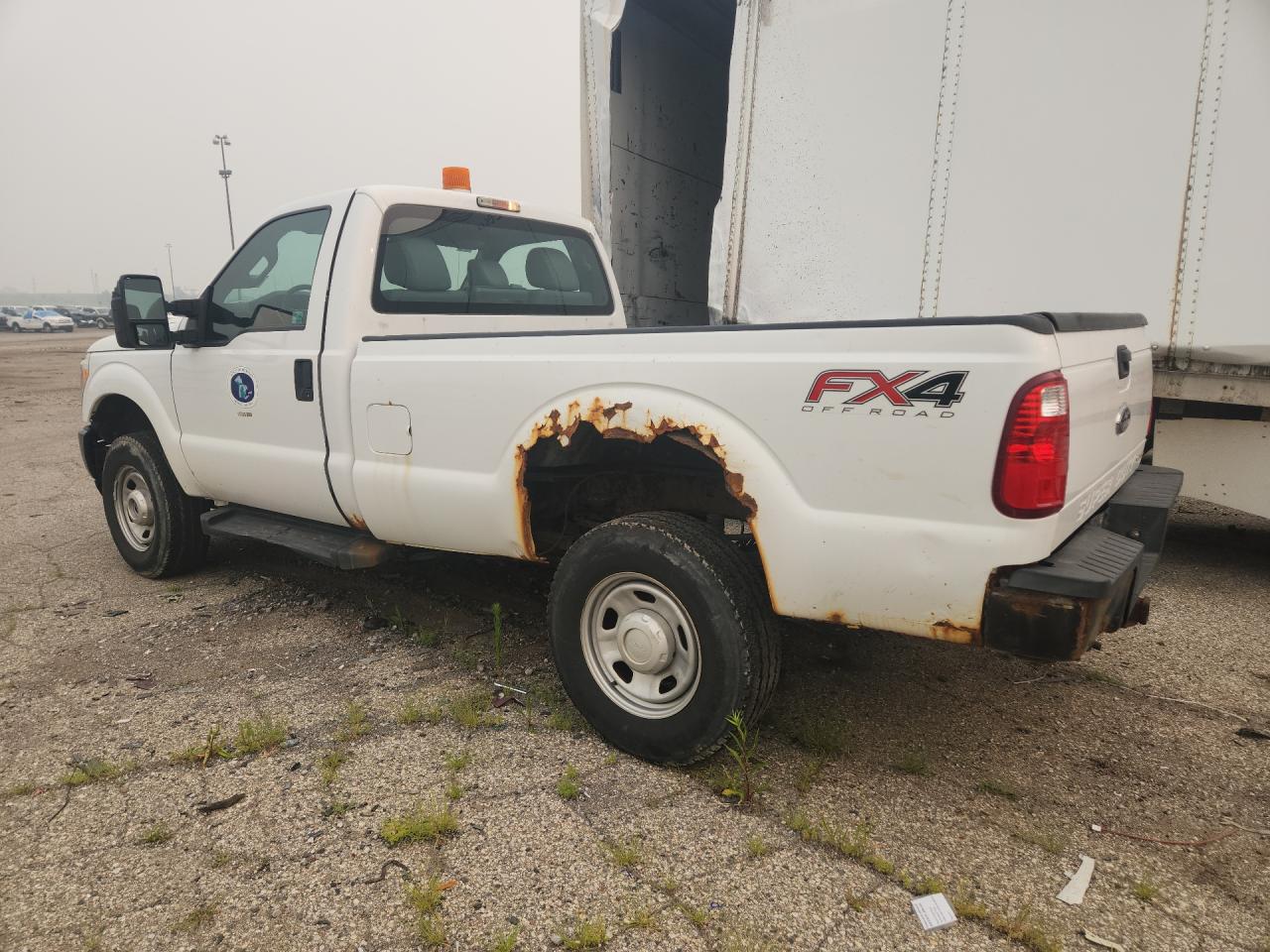 2015 Ford F350 Super Duty Белый vin: 1FTBF3B69FEC57406 Damage: Left Qtr Panel, Rust, > 12 Inches