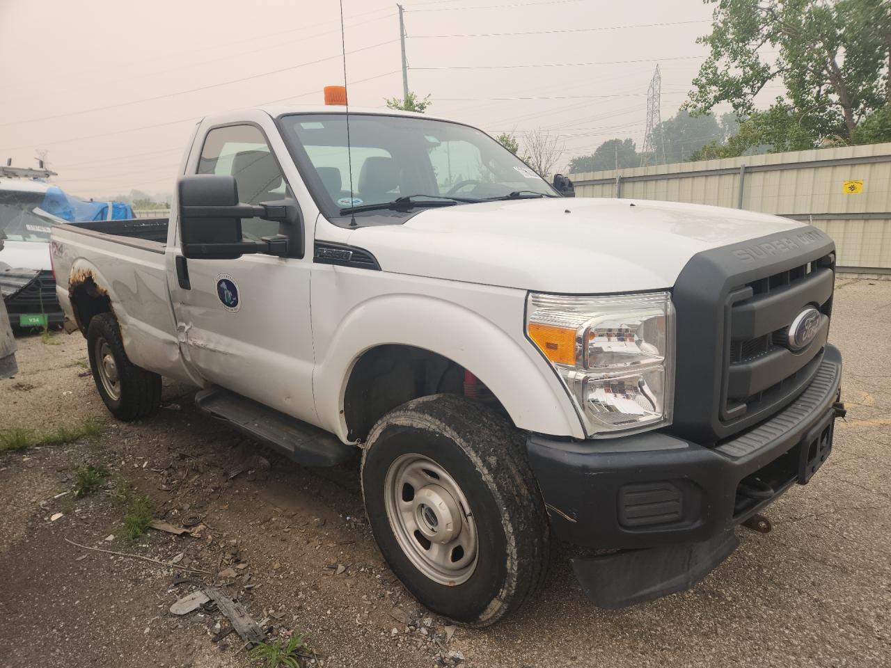 2015 Ford F350 Super Duty Белый vin: 1FTBF3B69FEC57406 Damage: Overall Vehicle, De-Identify, Removal Required
