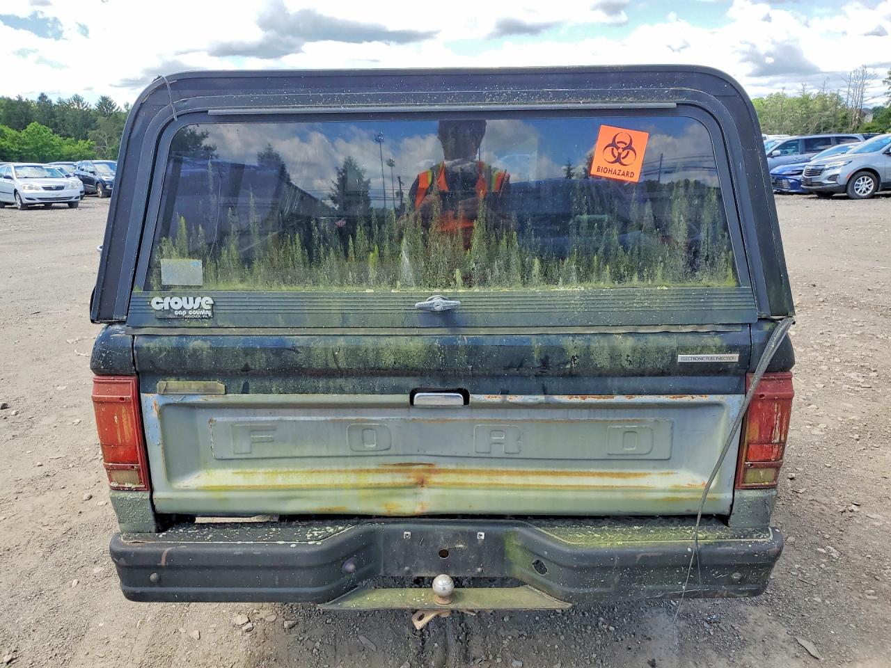 1986 Ford Ranger Two Tone vin: 1FTBR10A2GUB67430