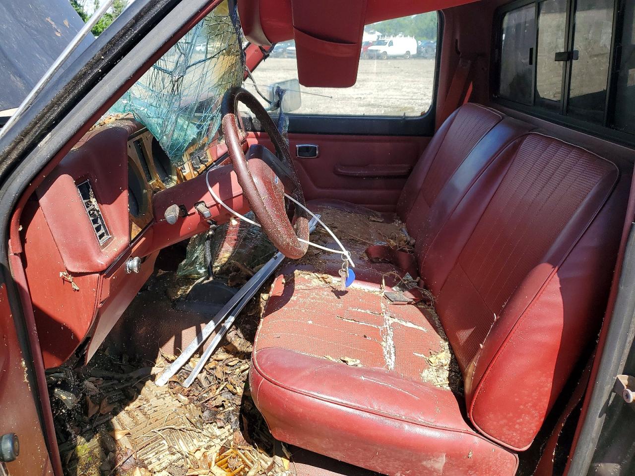 1986 Ford Ranger Two Tone vin: 1FTBR10A2GUB67430