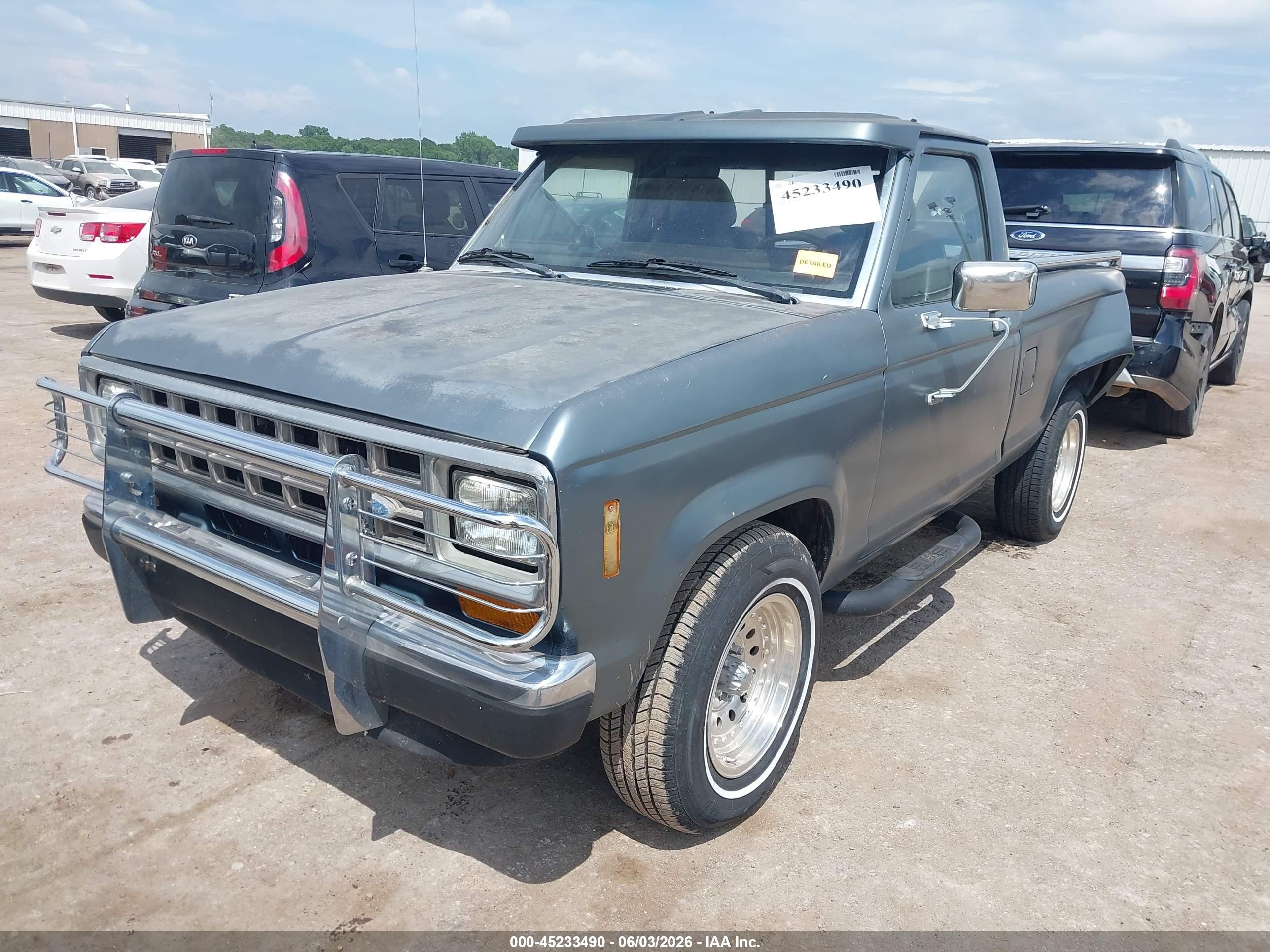 1987 Ford Ranger   Blue vin: 1FTBR10AXHUB52305
