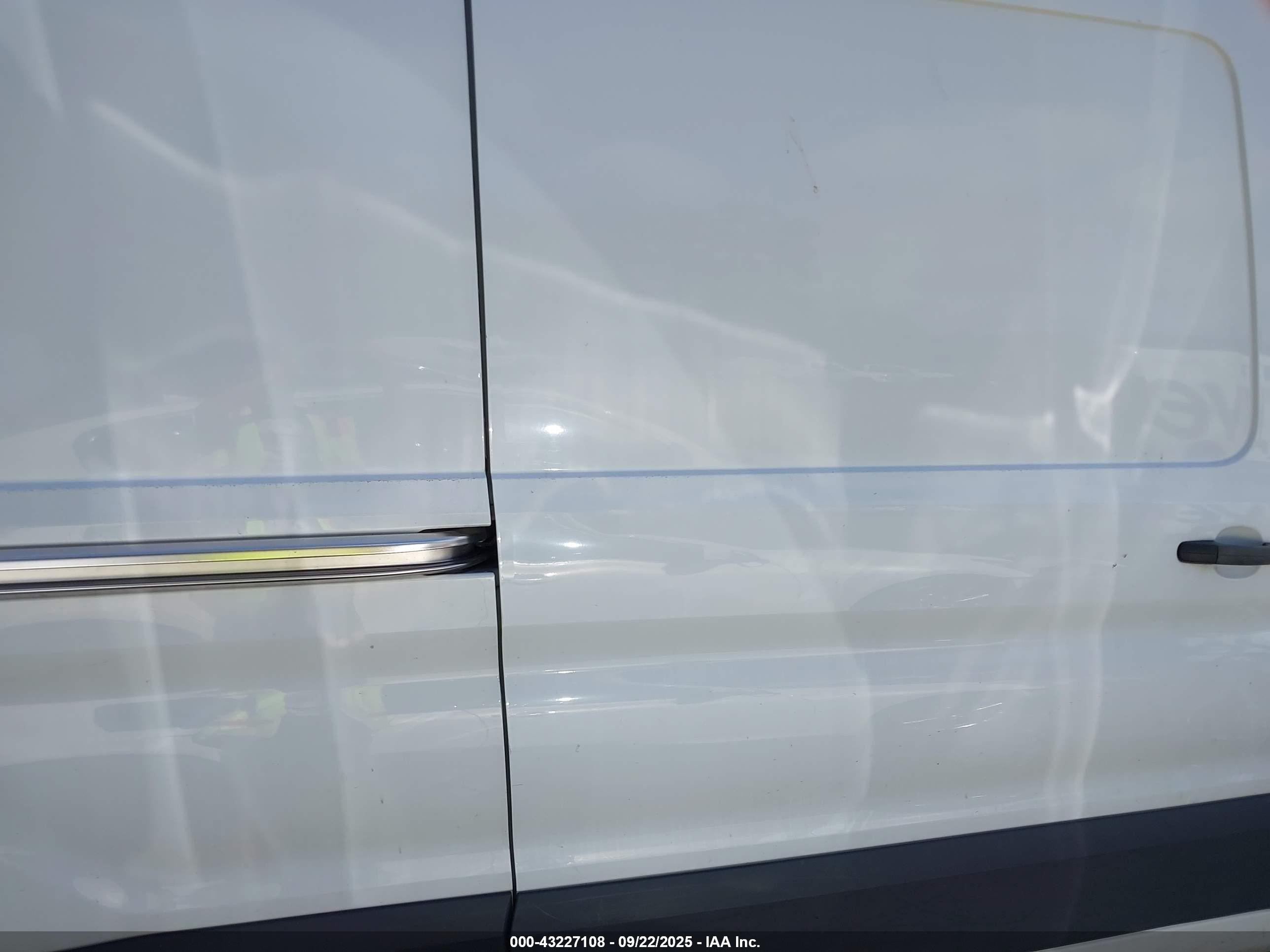 2021 Ford Transit-250   White vin: 1FTBR1C85MKA10538