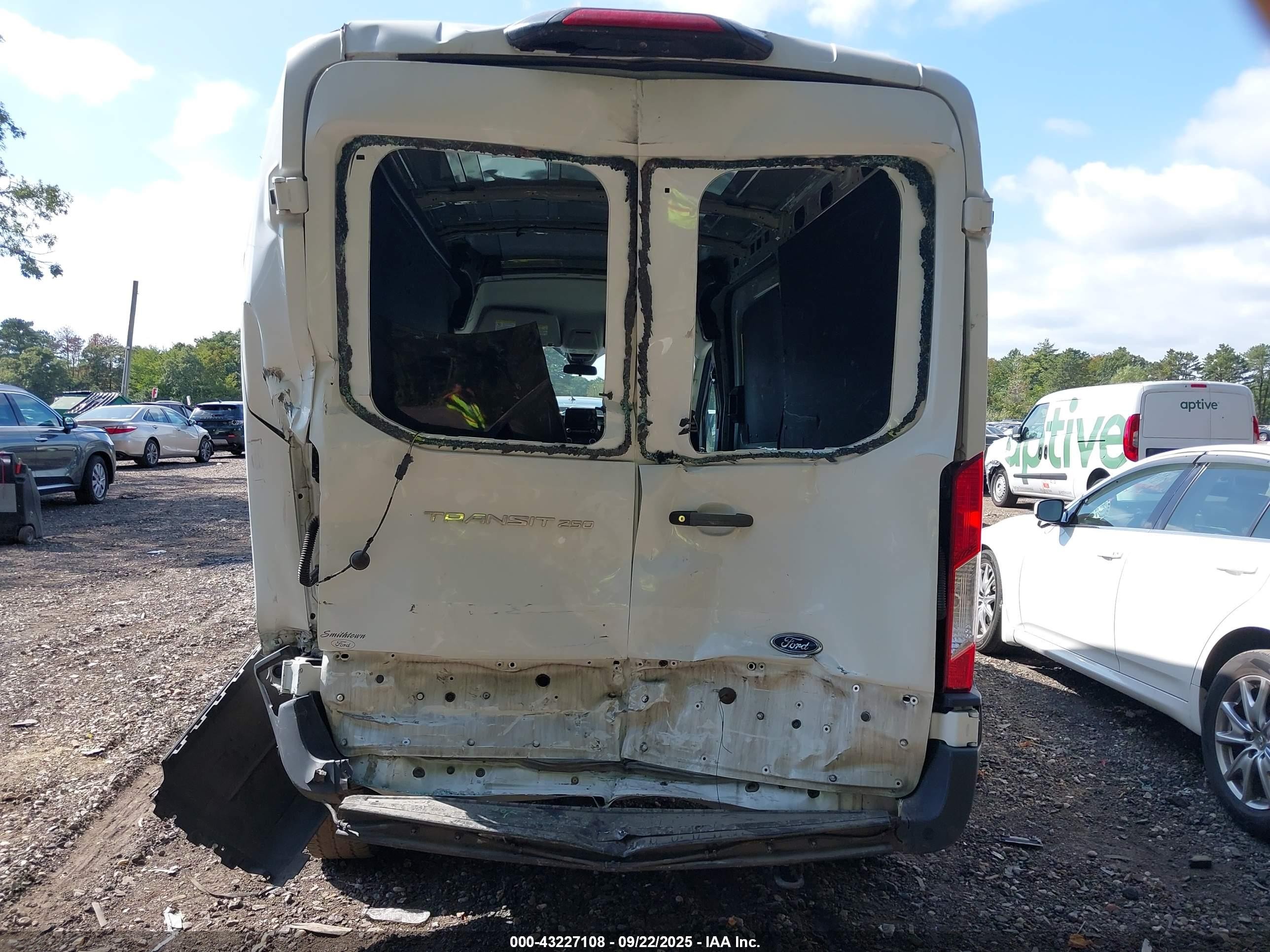 2021 Ford Transit-250   White vin: 1FTBR1C85MKA10538