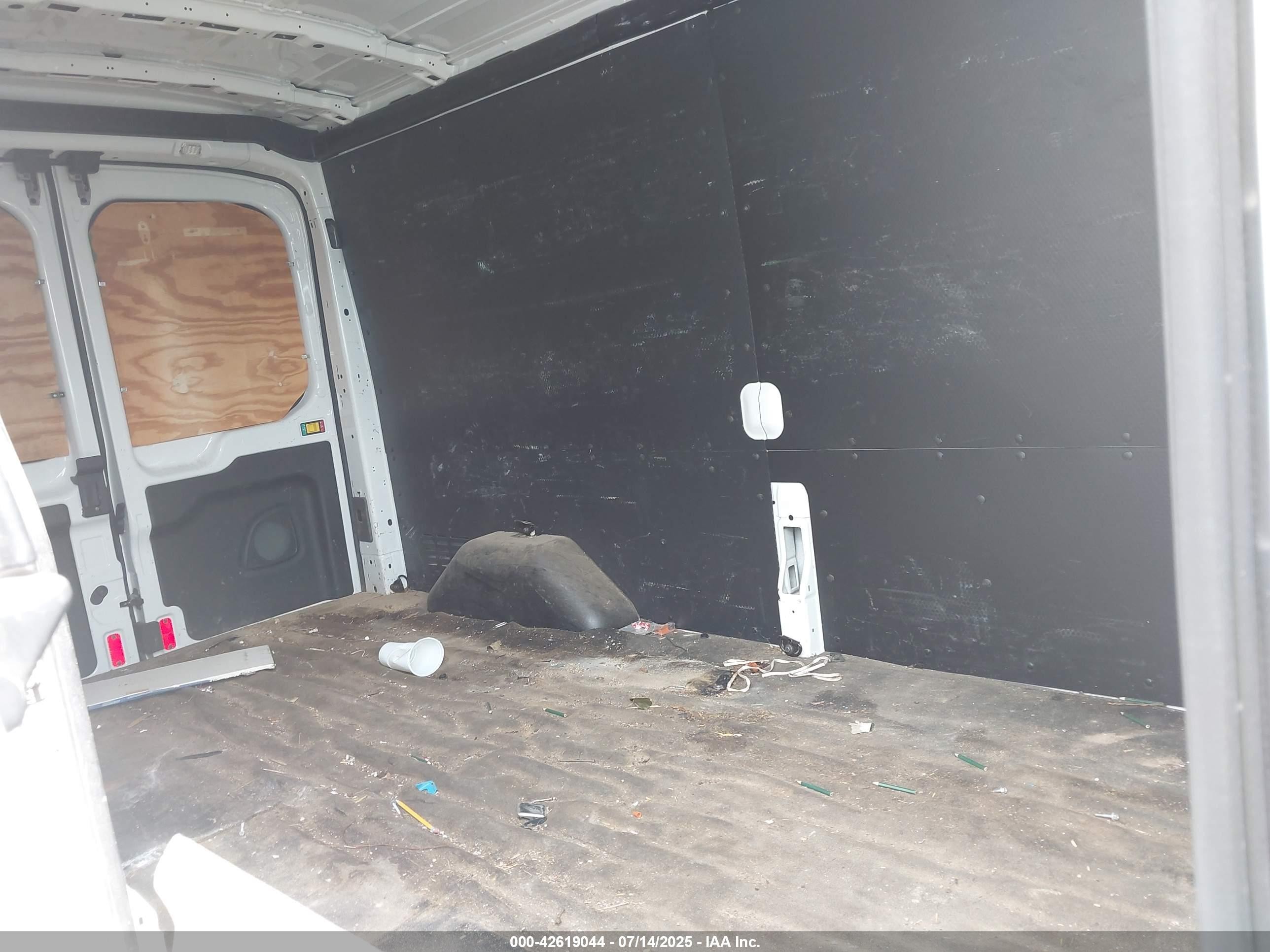 2020 Ford Transit-250   White vin: 1FTBR1C86LKA08831
