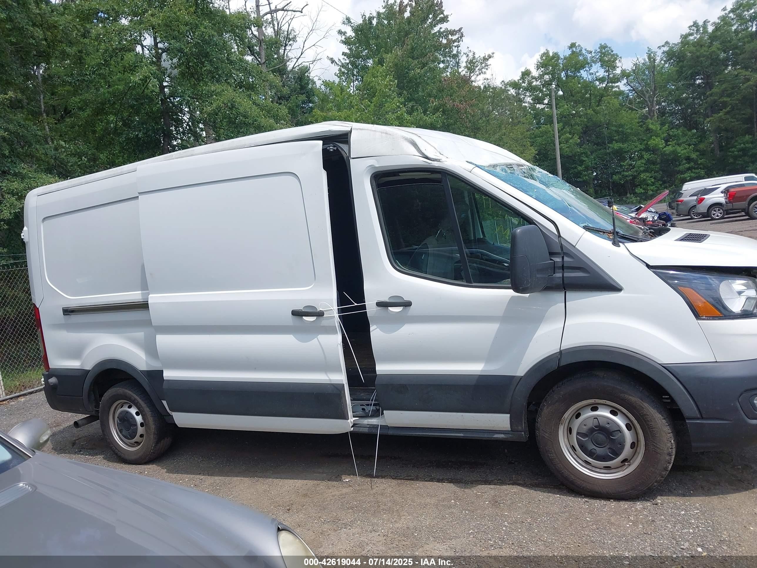 2020 Ford Transit-250   White vin: 1FTBR1C86LKA08831
