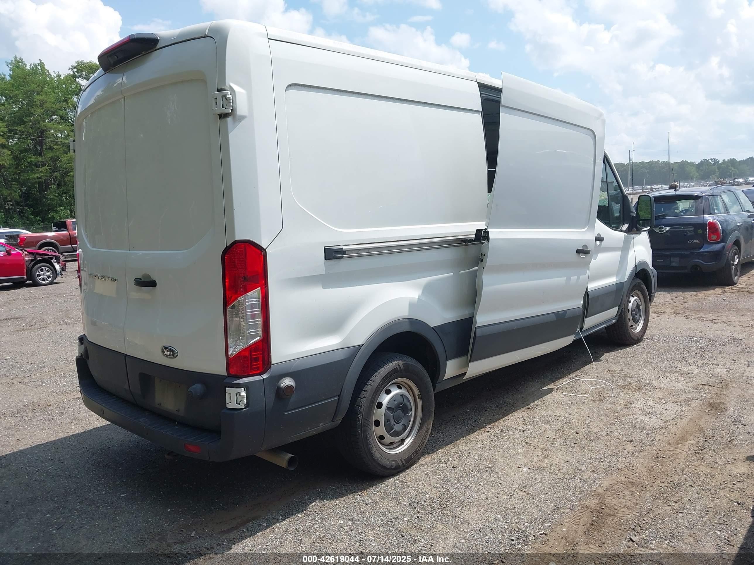 2020 Ford Transit-250   White vin: 1FTBR1C86LKA08831