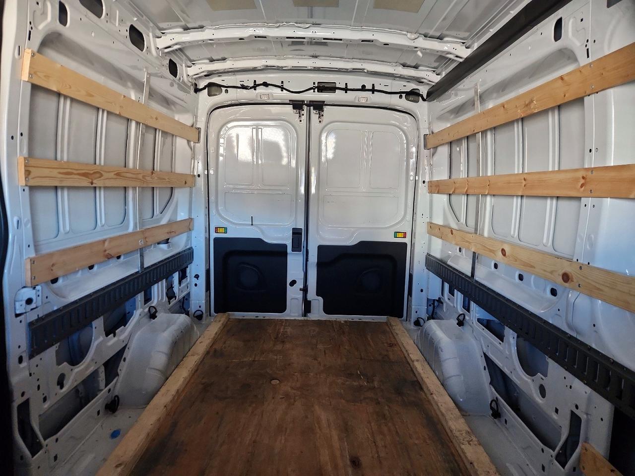 2024 Ford Transit T-250 White vin: 1FTBR1C8XRKB55081