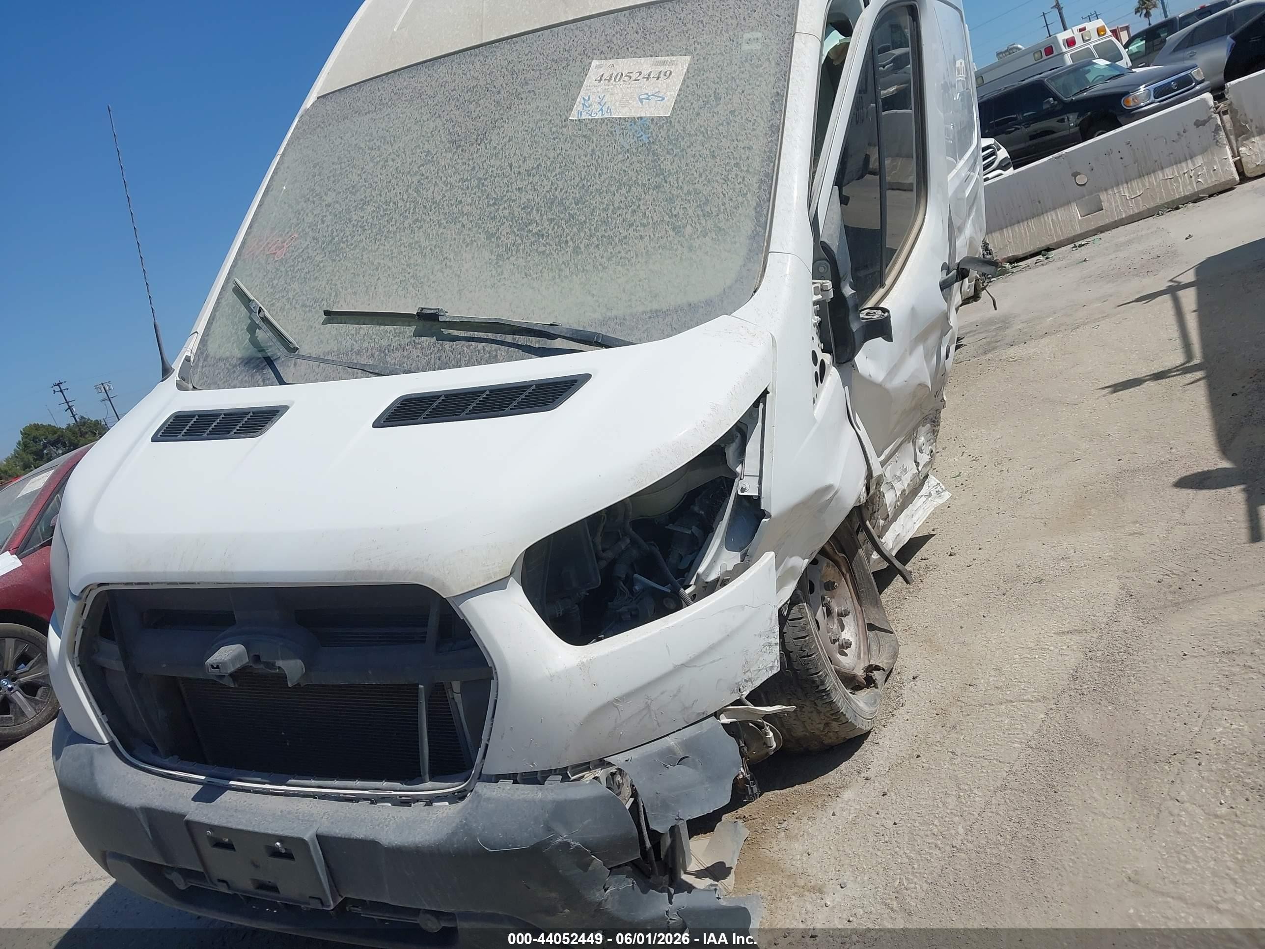 2020 Ford Transit-250   Белый vin: 1FTBR1X82LKA22963