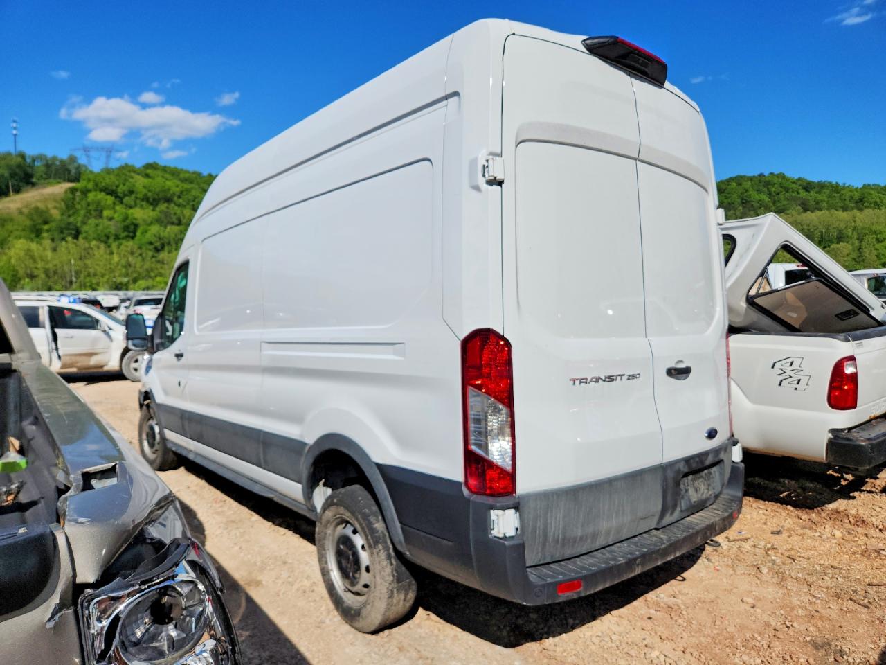 2024 Ford Transit 250 Delivery Van White vin: 1FTBR1X82RKB87694
