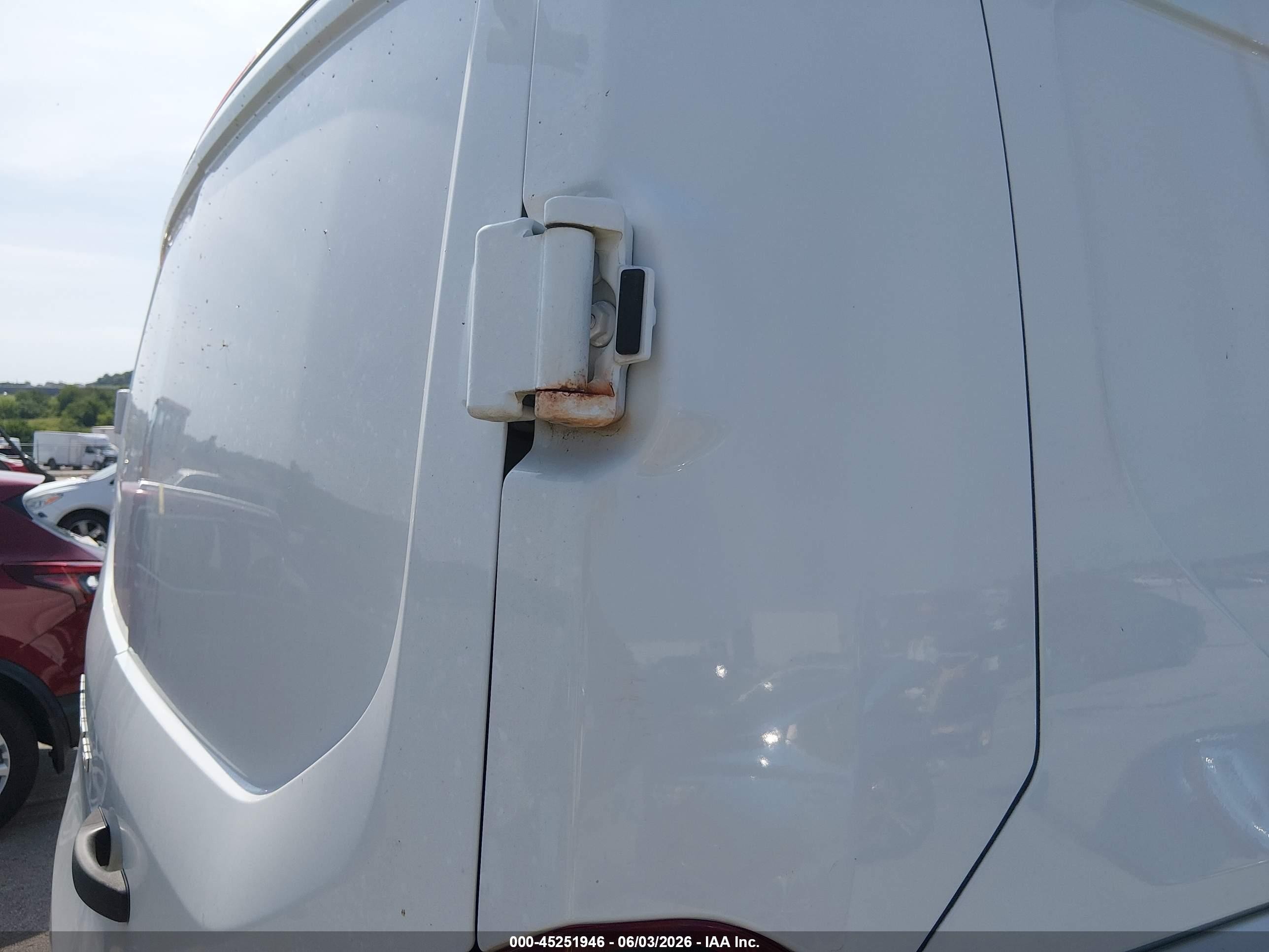 2020 Ford Transit-250   White vin: 1FTBR1Y87LKA00522