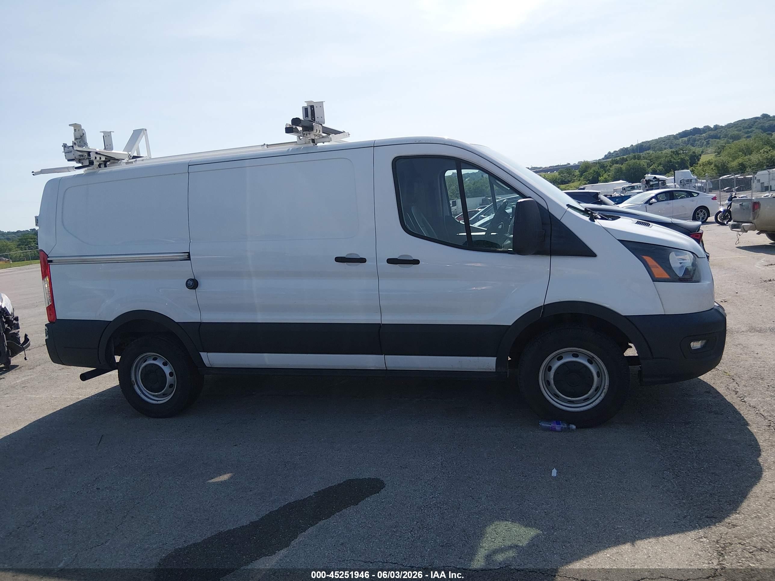 2020 Ford Transit-250   White vin: 1FTBR1Y87LKA00522