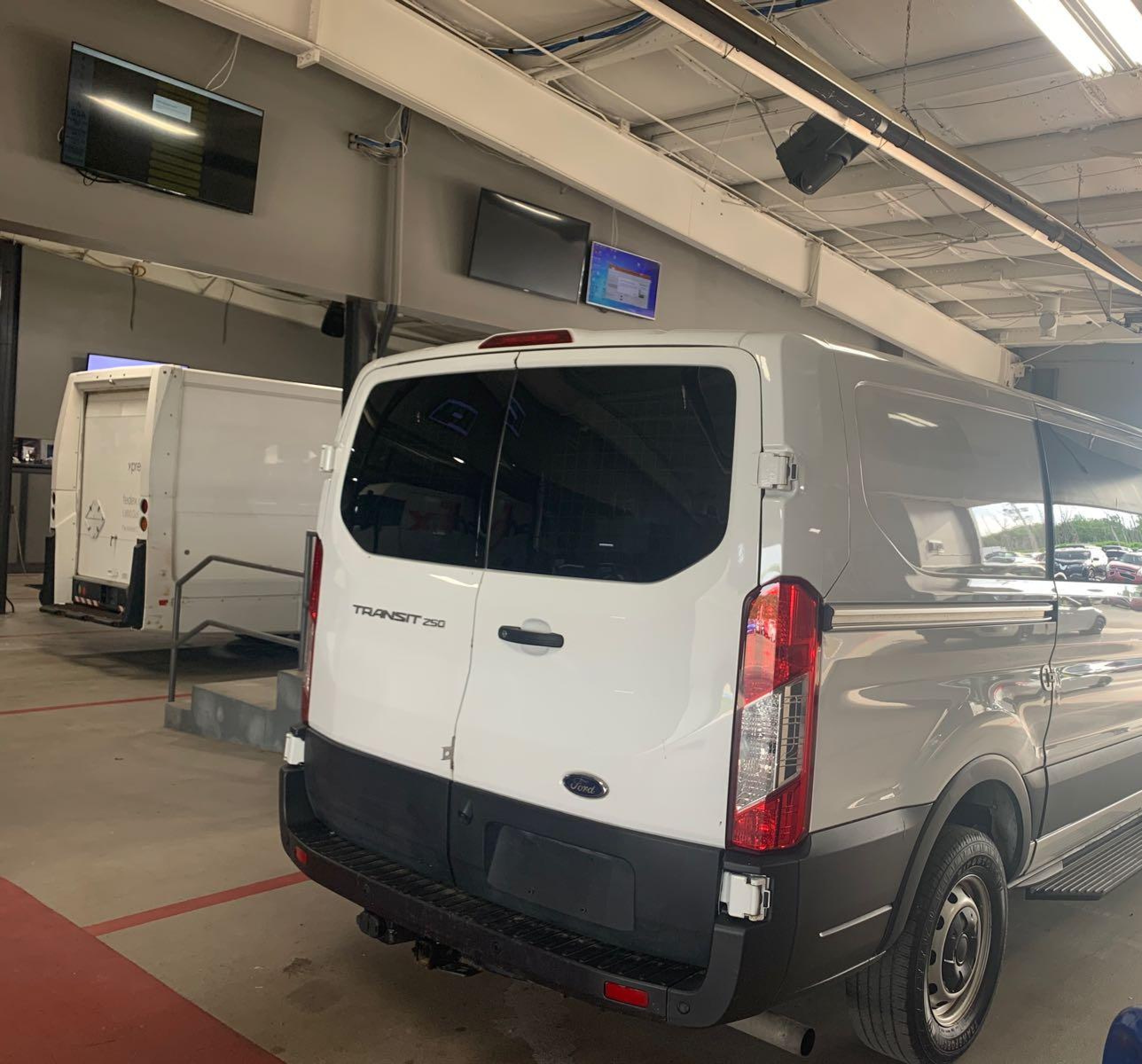 2020 Ford Transit-250   vin: 1FTBR1Y88LKB08471