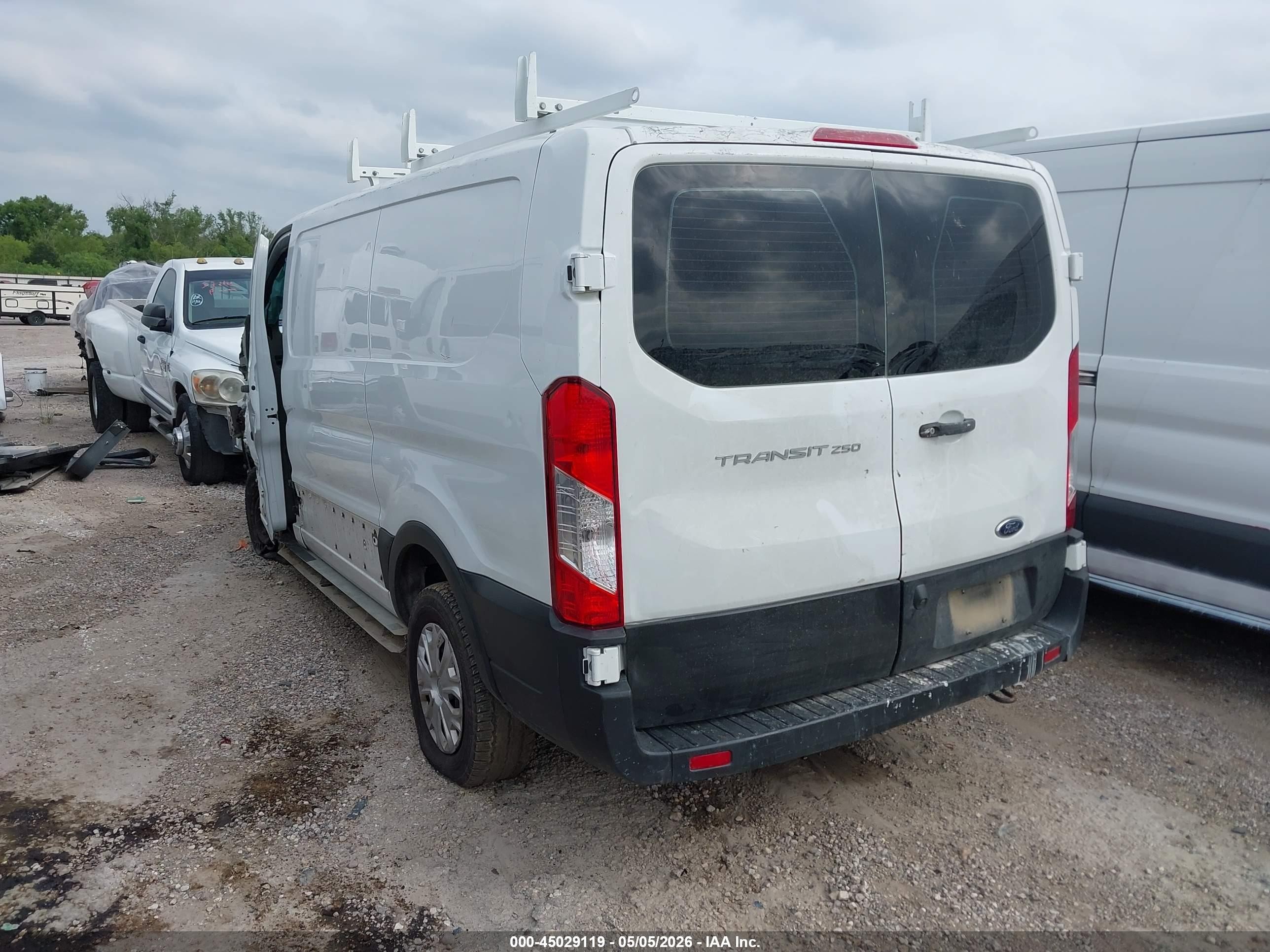 2021 Ford Transit-250   White vin: 1FTBR1Y8XMKA26713
