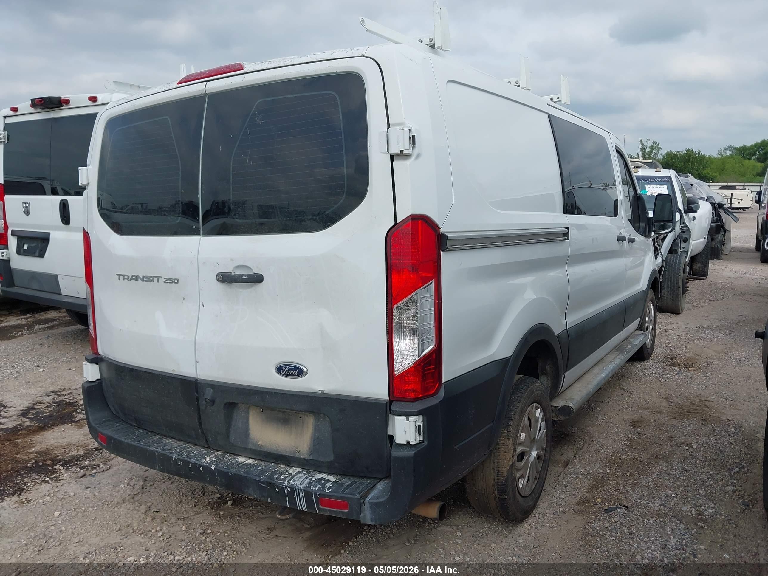 2021 Ford Transit-250   White vin: 1FTBR1Y8XMKA26713