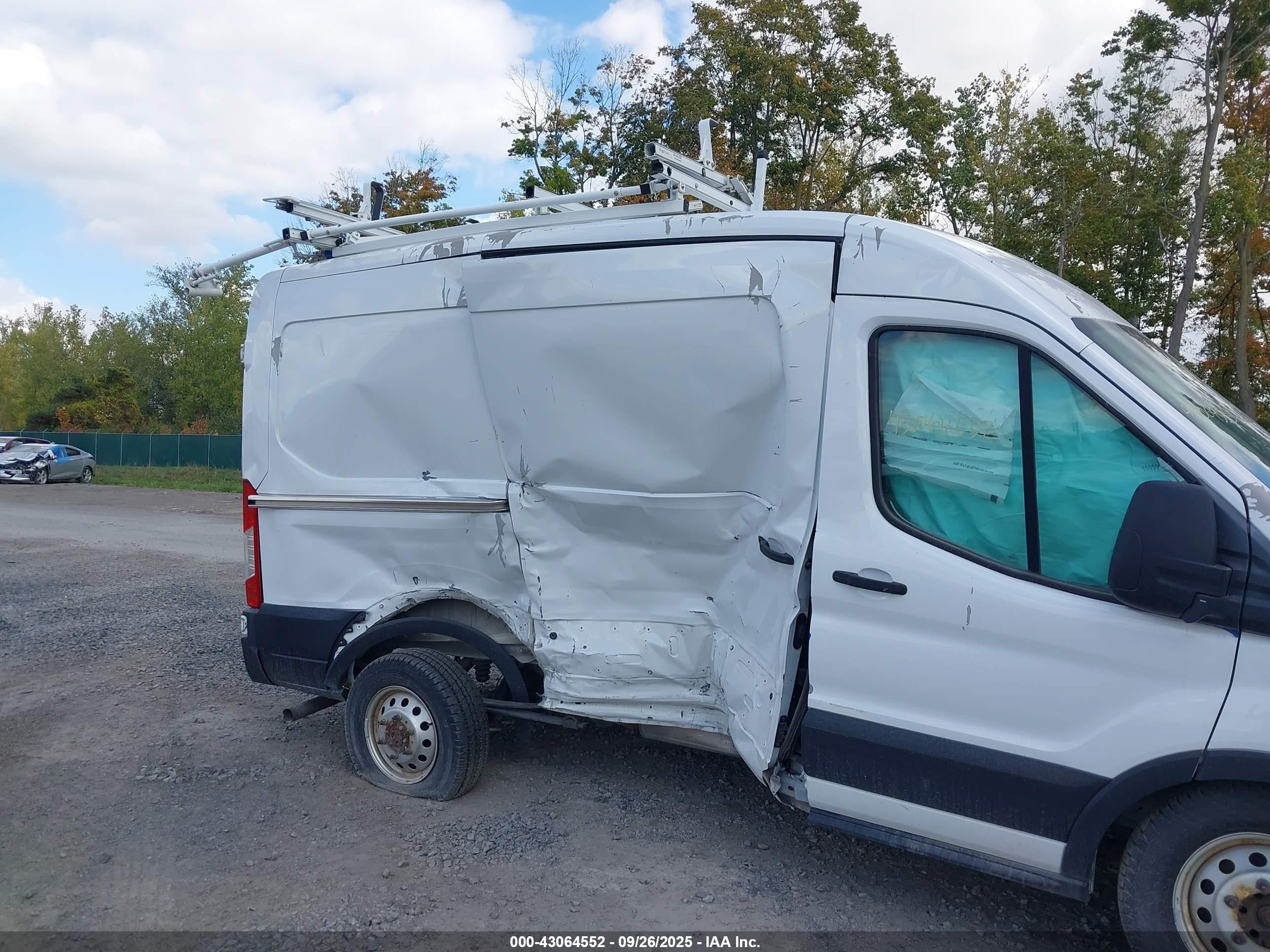 2020 Ford Transit-250   Белый vin: 1FTBR2C85LKA83039