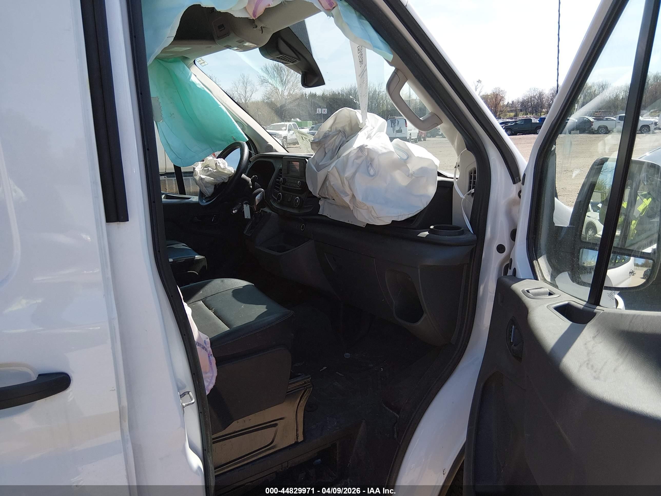 2022 Ford Transit-250   White vin: 1FTBR2X87NKA68233