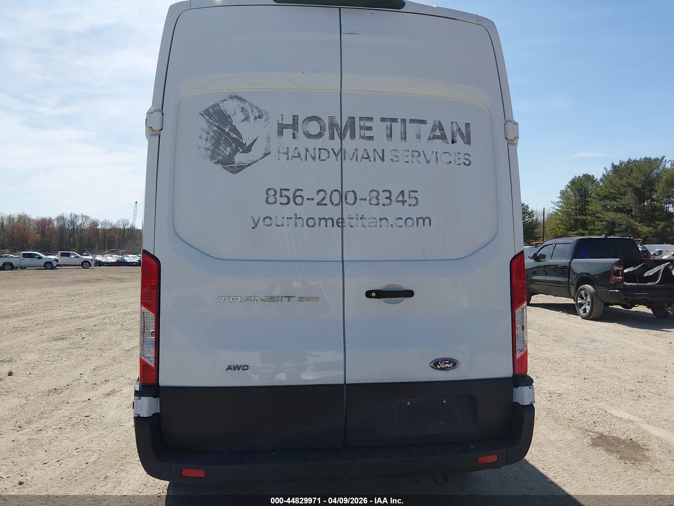 2022 Ford Transit-250   White vin: 1FTBR2X87NKA68233