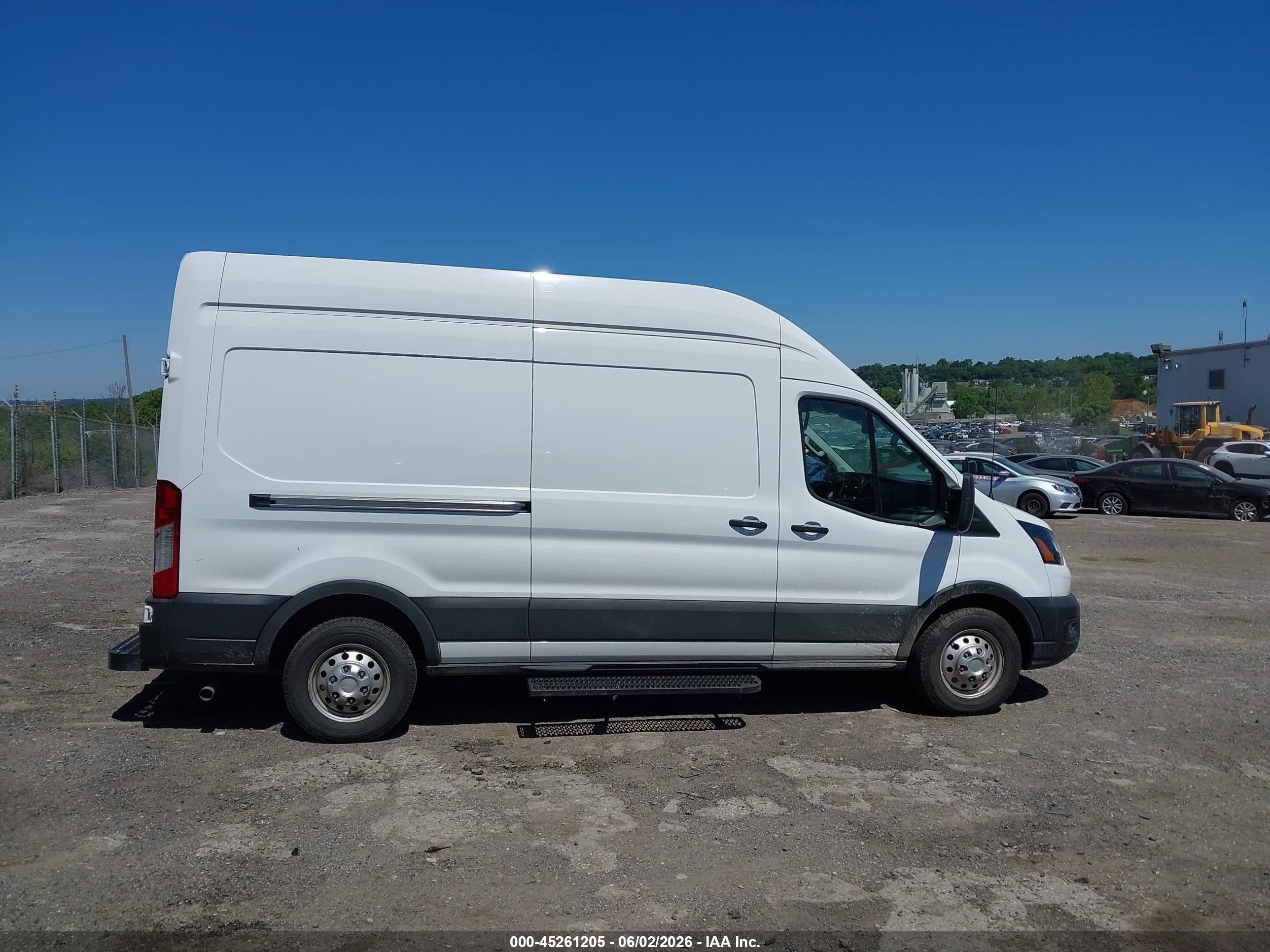 2023 Ford Transit-250   White vin: 1FTBR2X89PKB26751
