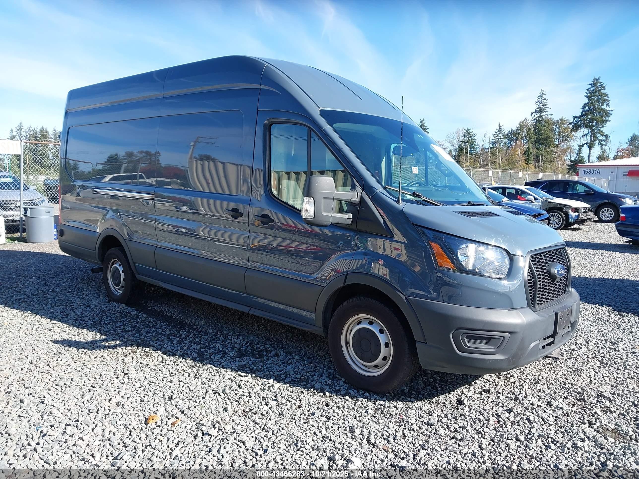 2021 Ford Transit-250 Cargo Van   Синий vin: 1FTBR3X86MKA54585