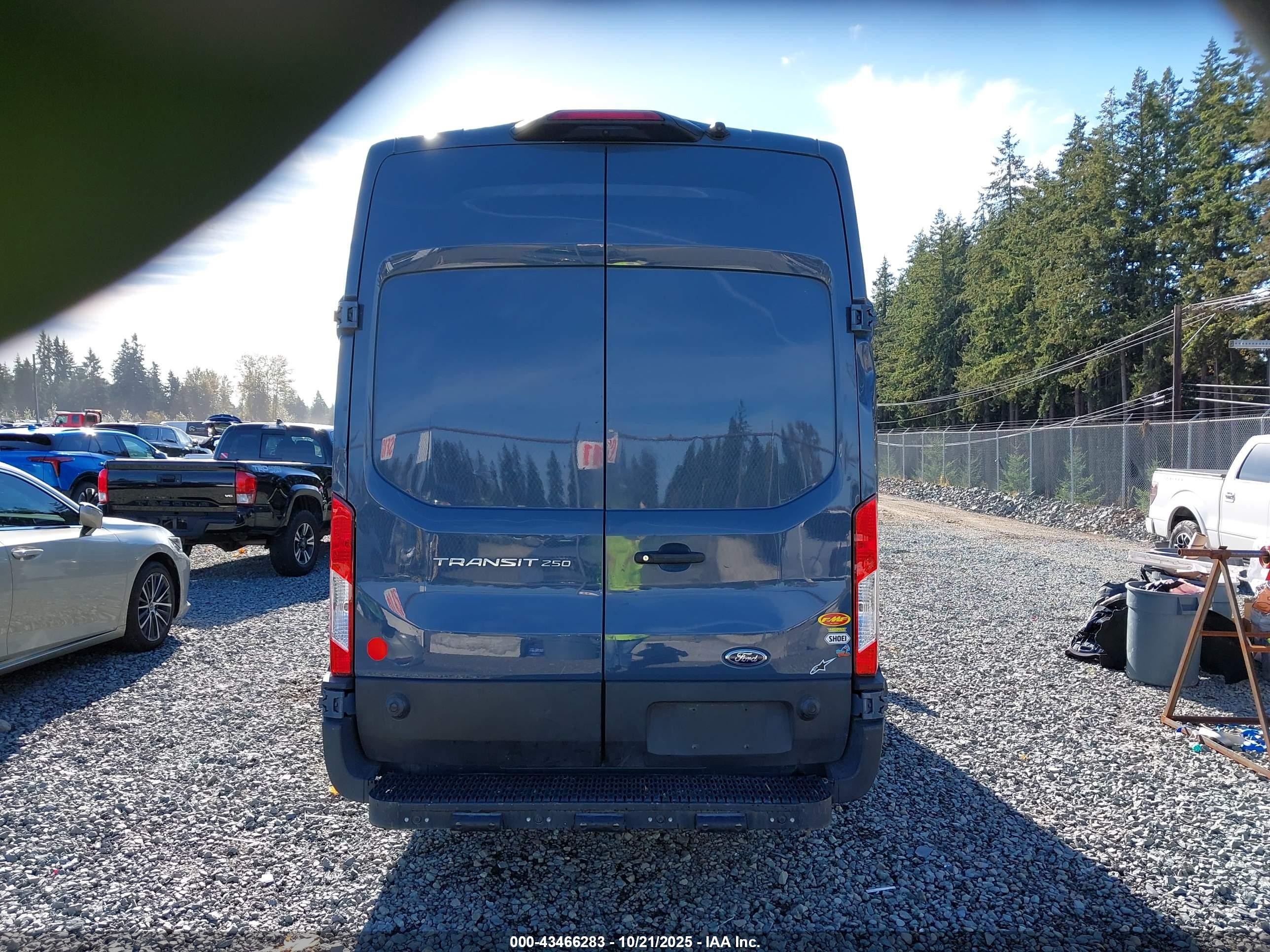 2021 Ford Transit-250 Cargo Van   Синий vin: 1FTBR3X86MKA54585